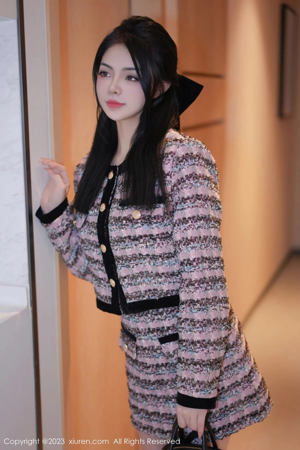 秀人集.com_[XiuRen秀人网]No.7877_模特媛宝儿boa性感暗粉短裙套装露黑色内衣秀曼妙身姿诱惑写真51P