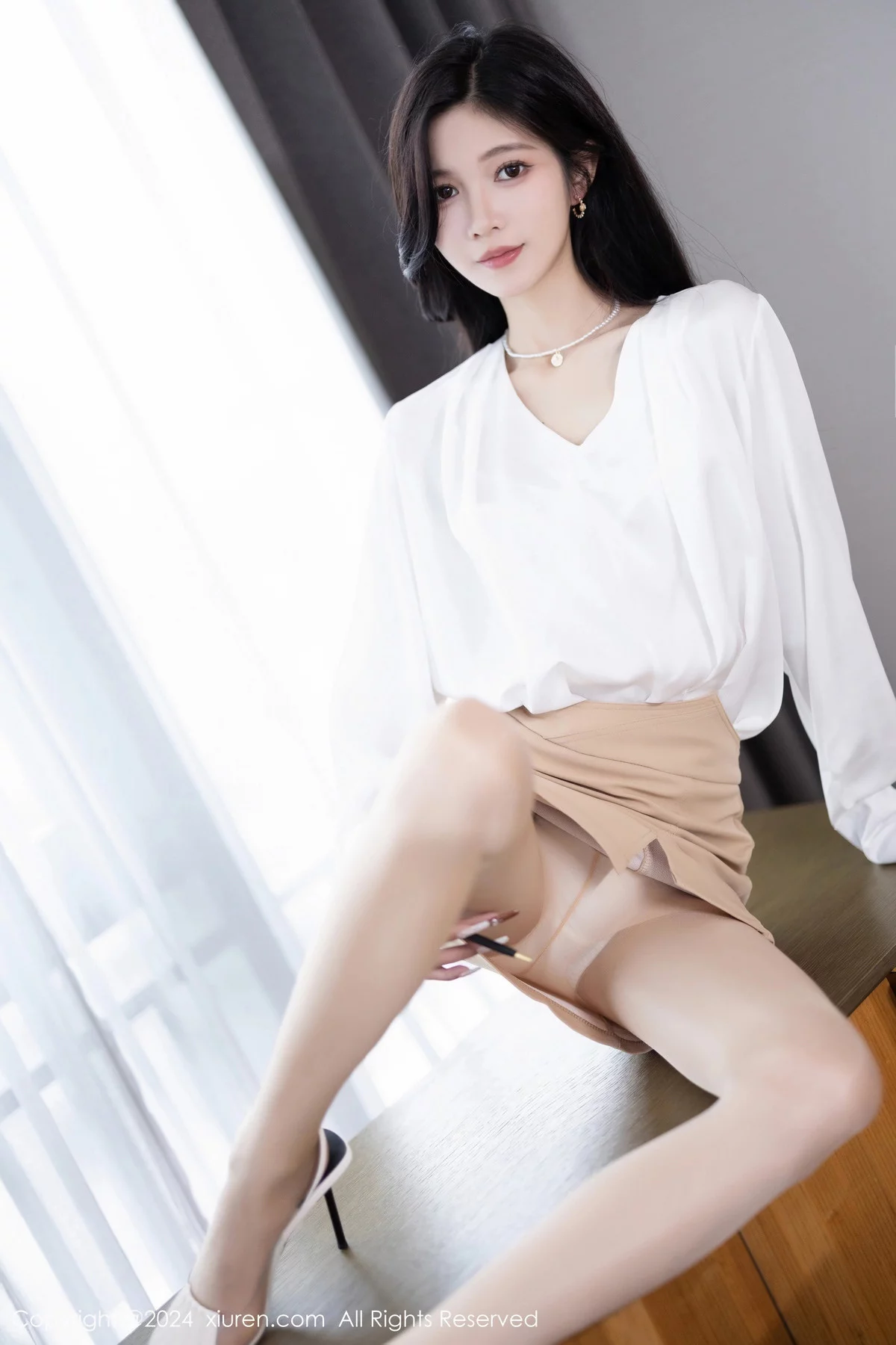 秀人集.com_[XiuRen秀人网]No.7906_模特程程程白上衣配杏色短裙露性感白色内衣秀苗条身材迷人写真82P