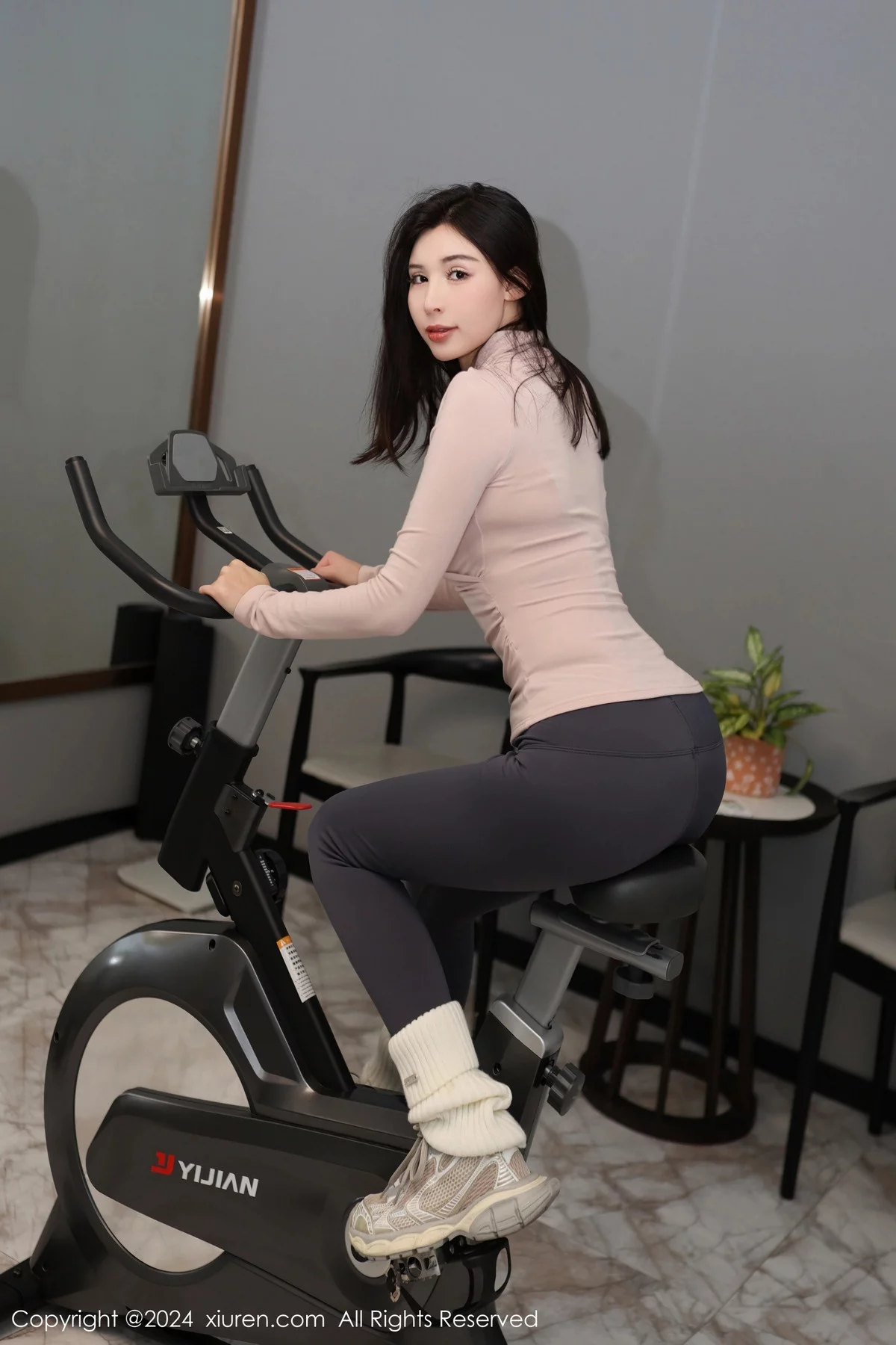 秀人集.com_[XiuRen秀人网]No.7909_模特曼柔性感运动服饰露粉色轻透蕾丝内衣秀曼妙身姿诱惑写真84P