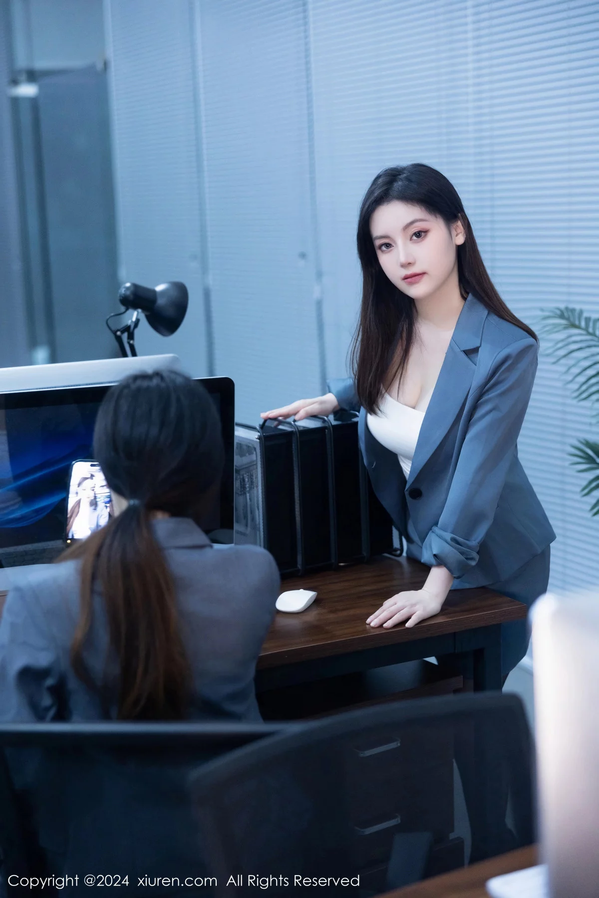 秀人集.com_[XiuRen秀人网]No.7923_模特合集公司场景豆瓣酱性感OL装扮配超薄黑丝完美诱惑写真104P