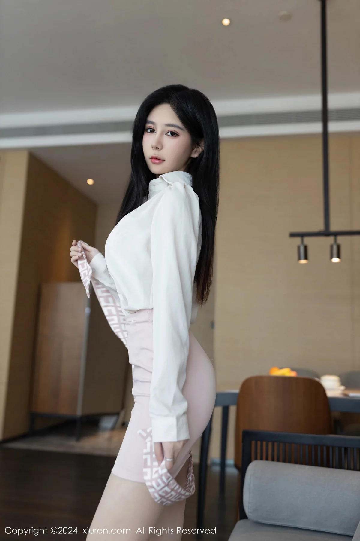 秀人集.com_[XiuRen秀人网]No.7922_模特幼幼浅粉色上衣配白短裙露白色蕾丝内衣秀完美身材诱惑写真80P