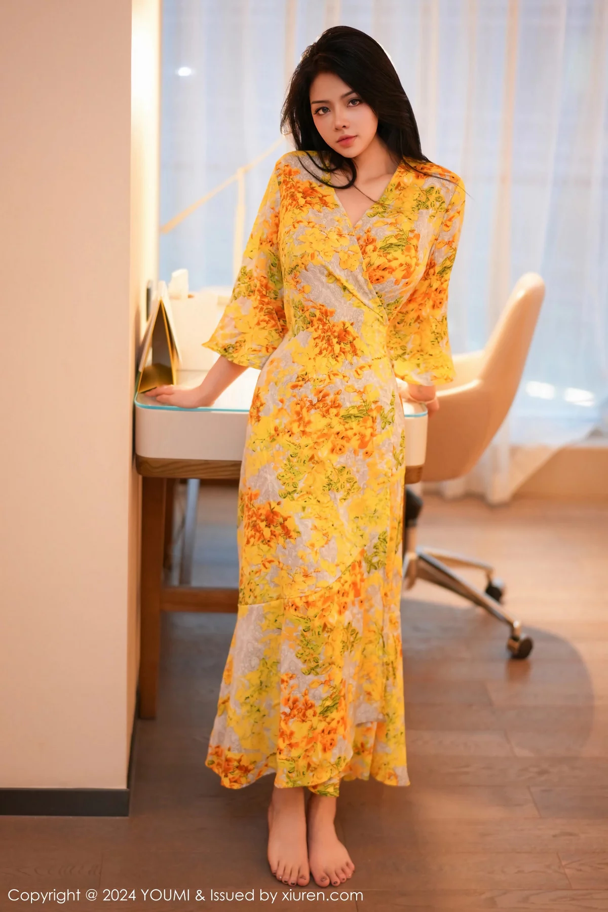 秀人集.com_[YouMi尤蜜荟]Vol.1023_模特媛宝儿boa性感黄色碎花连衣裙半脱秀惹火身材完美诱惑写真71P
