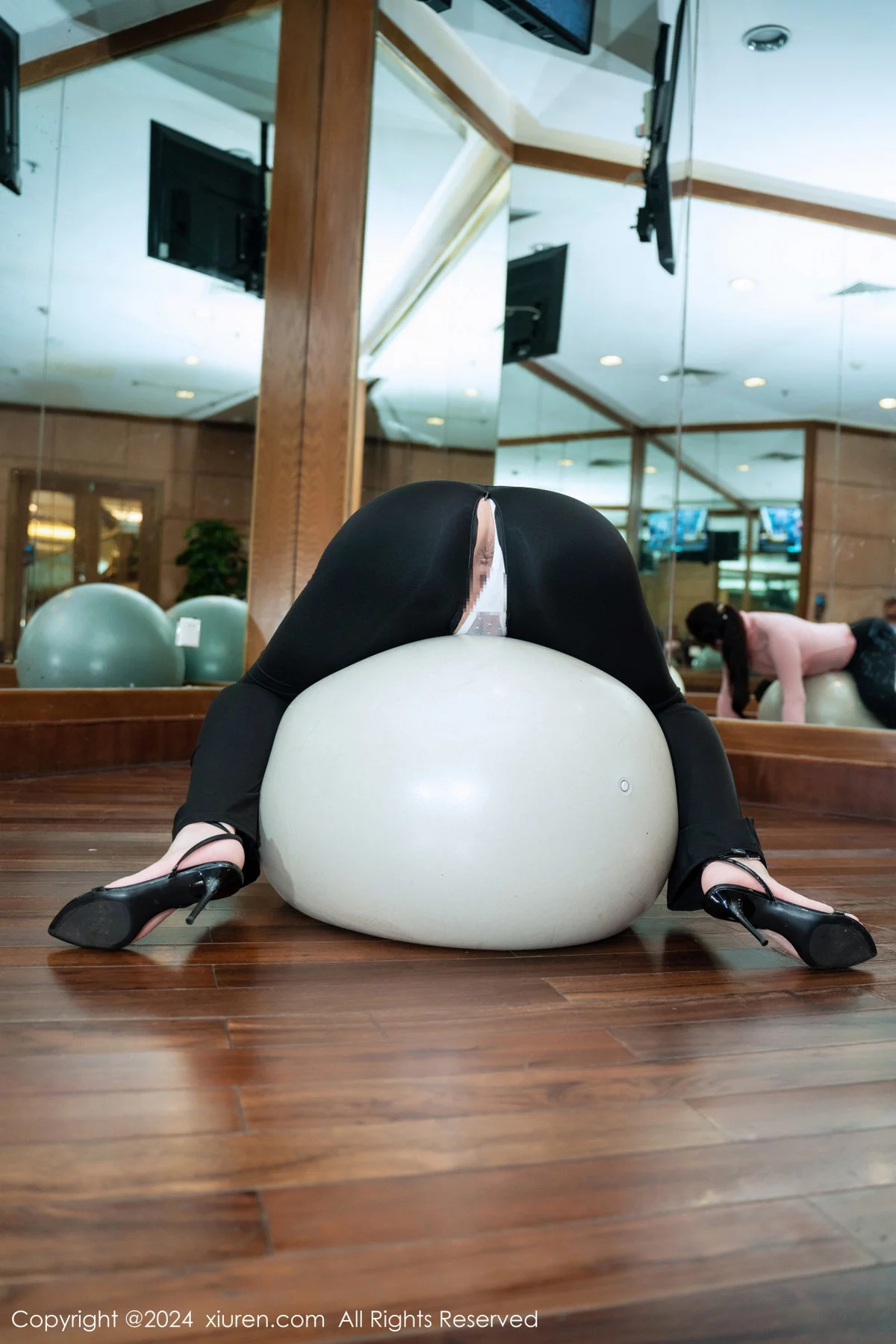 秀人集.com_[XiuRen秀人网]No.7943_模特王婉悠Queen性感粉色上衣配黑长裤秀丰腴惹火身材诱惑写真94P