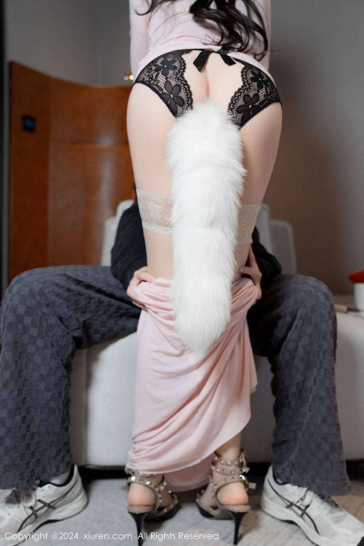秀人集.com_[XiuRen秀人网]No.7945_模特利世白色轻透上衣露性感黑色蕾丝内衣秀曼妙身姿诱惑写真96P