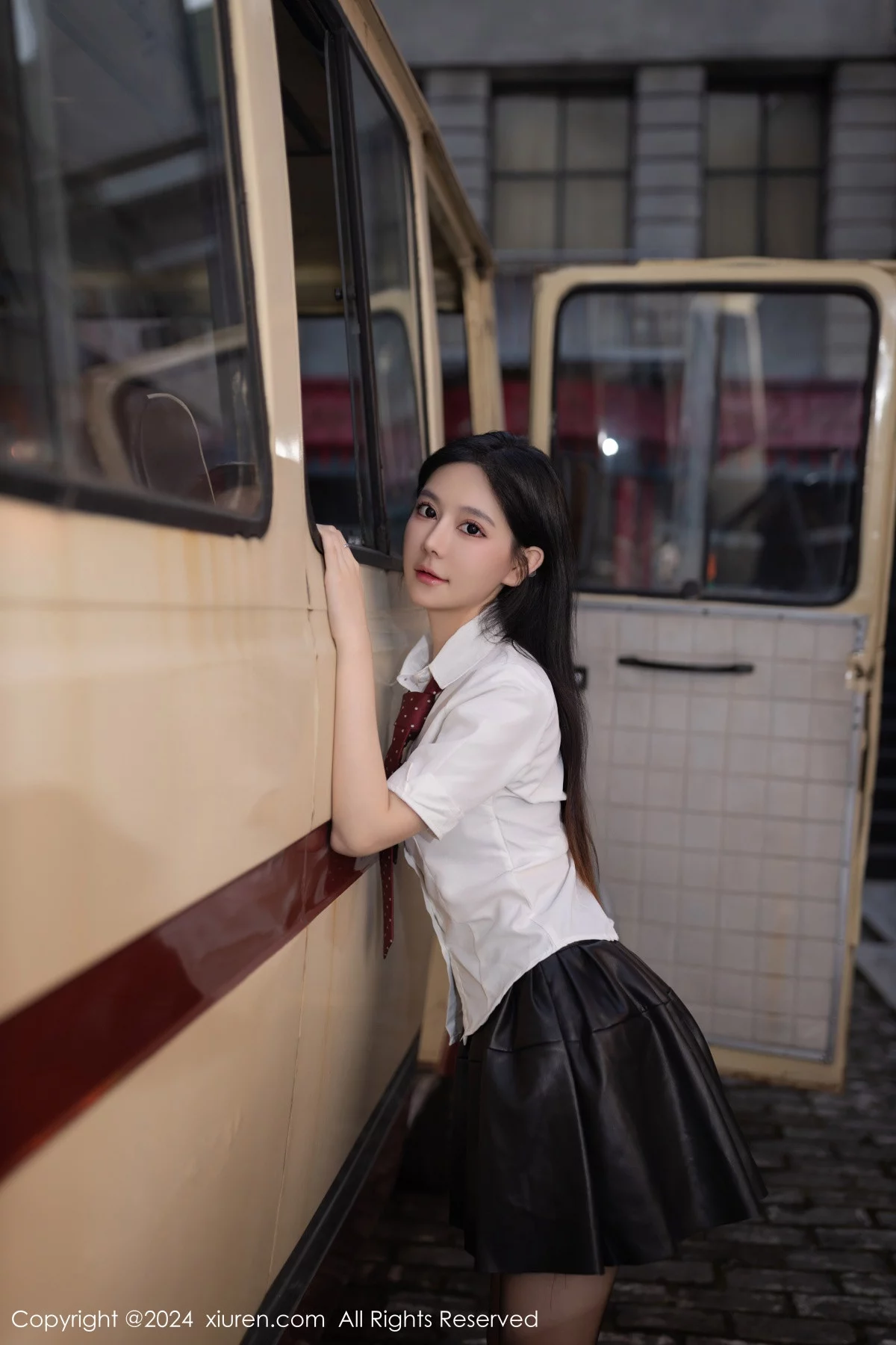 秀人集.com_[XiuRen秀人网]No.7957_模特幼幼性感学妹装扮红色蕾丝内衣配破烂黑丝秀美腿诱惑写真80P