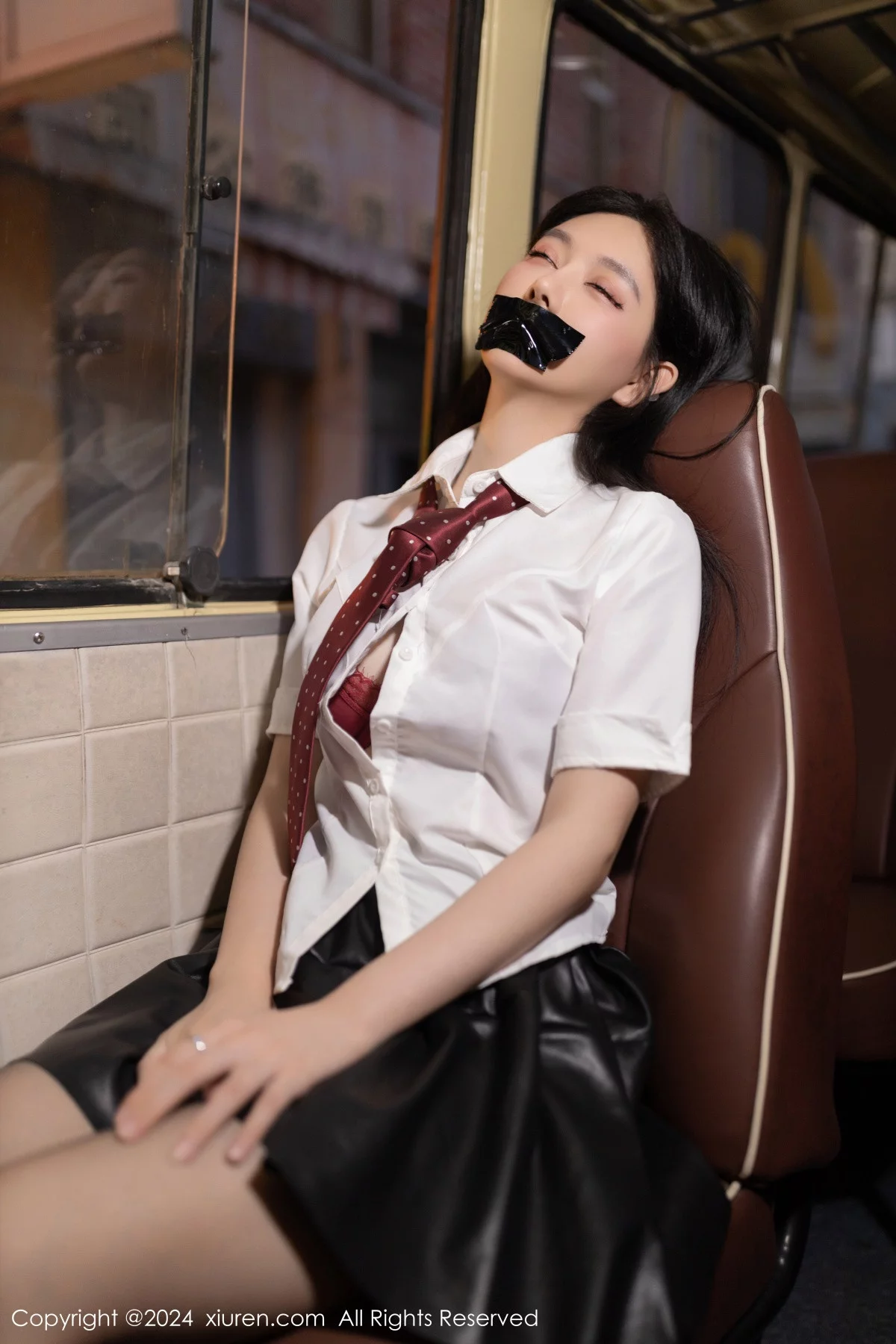 秀人集.com_[XiuRen秀人网]No.7957_模特幼幼性感学妹装扮红色蕾丝内衣配破烂黑丝秀美腿诱惑写真80P