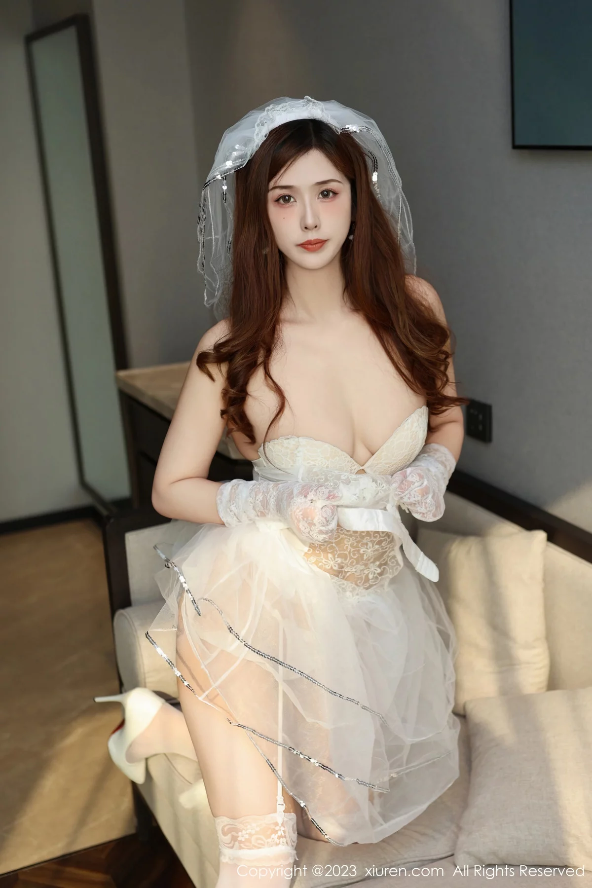 秀人集.com_[XiuRen秀人网]No.7834_模特月野兔美妞性感白色婚纱服饰配白丝吊袜秀惹火身材诱惑写真75P