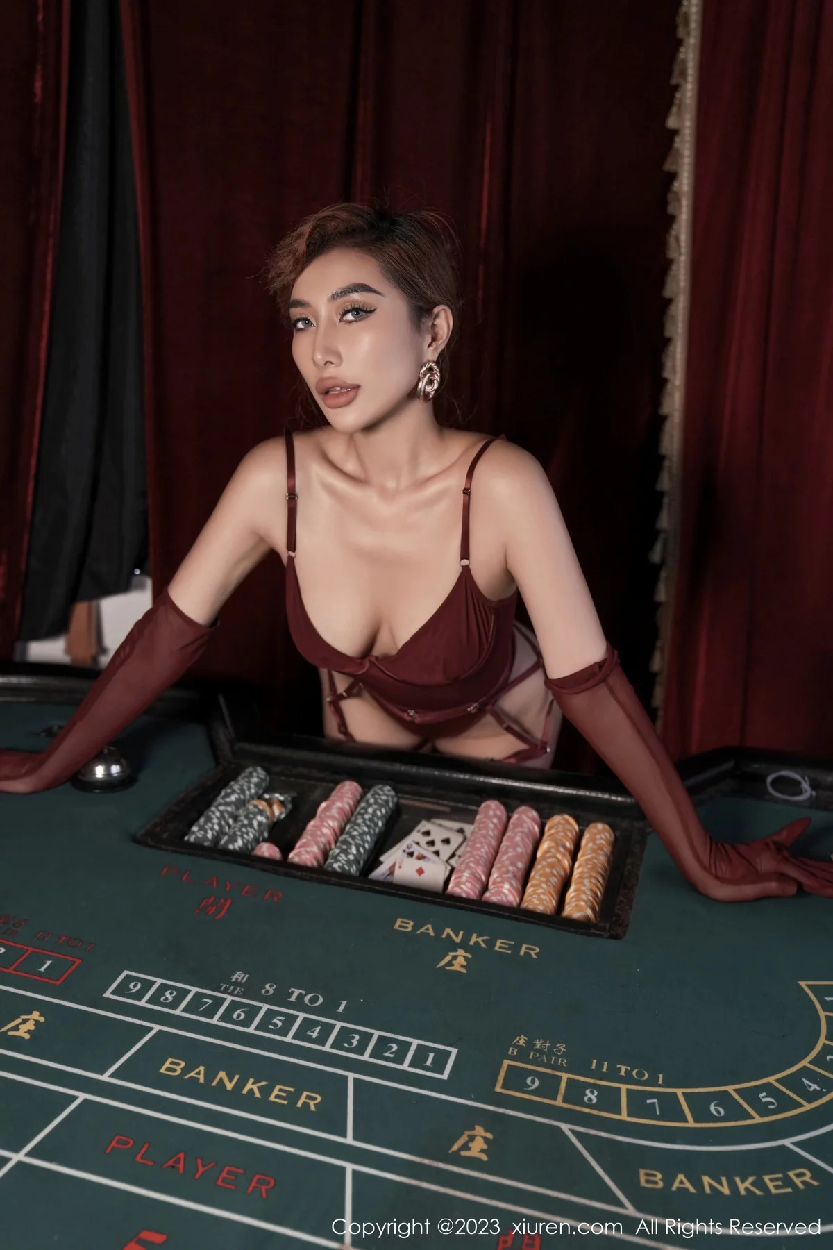 秀人集.com_[XiuRen秀人网]No.7832_模特Mina米娜性感暗红色吊带短裙配黑丝袜秀完美身材诱惑写真83P