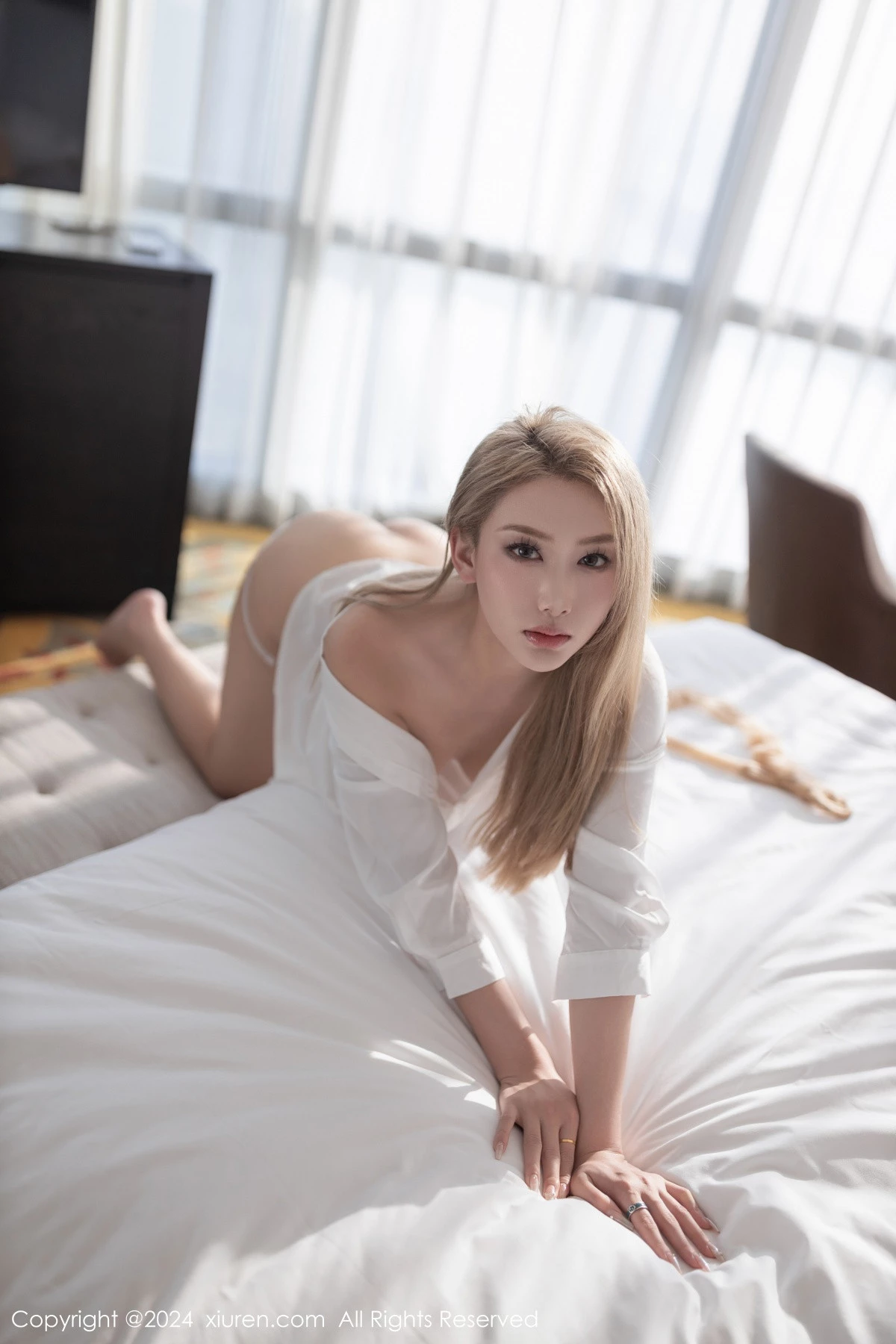 秀人集.com_[XiuRen秀人网]No.7972_模特沈青黛私房性感白色上衣配开档肉丝半脱秀惹火身材诱惑写真80P