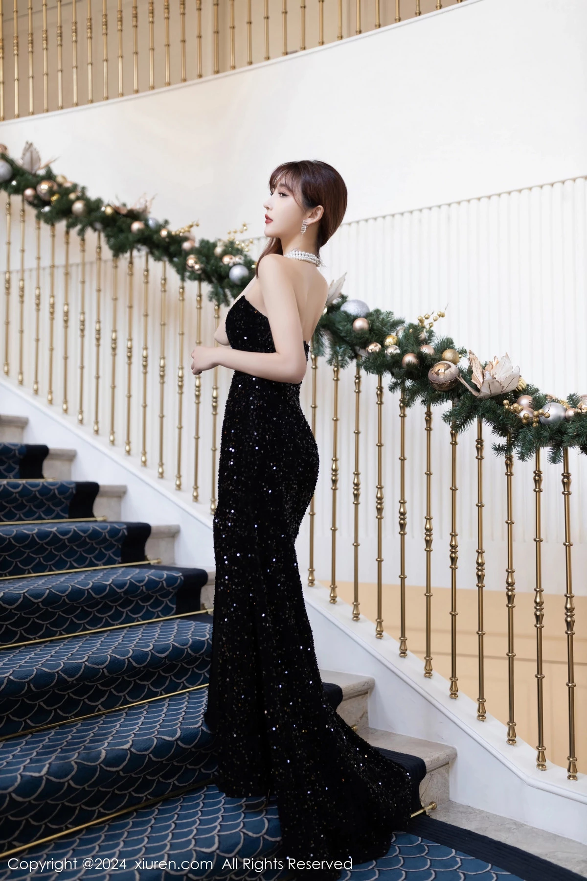 秀人集.com_[XiuRen秀人网]No.7984_模特陆萱萱性感黑色露肩礼裙+链式情趣穿搭秀惹火身材诱惑写真80P