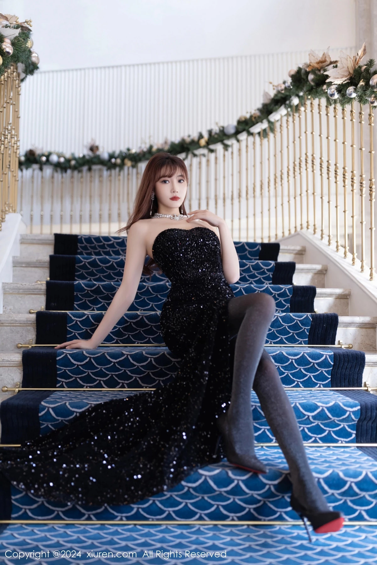 秀人集.com_[XiuRen秀人网]No.7984_模特陆萱萱性感黑色露肩礼裙+链式情趣穿搭秀惹火身材诱惑写真80P