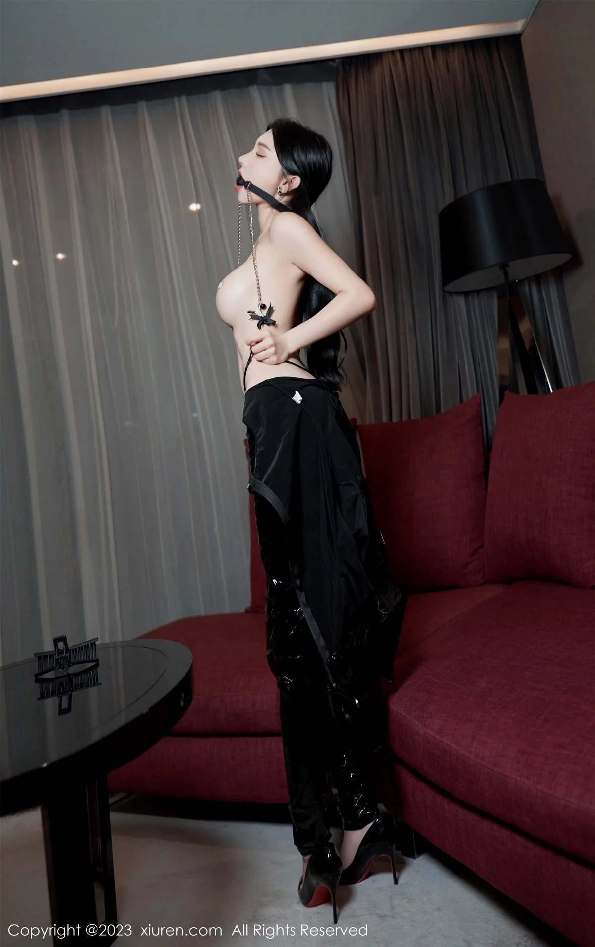 秀人集.com_[XiuRen秀人网]No.7856_女神周于希Sally黑色皮质情趣衣+红色飘带裹身秀惹火身材写真113P