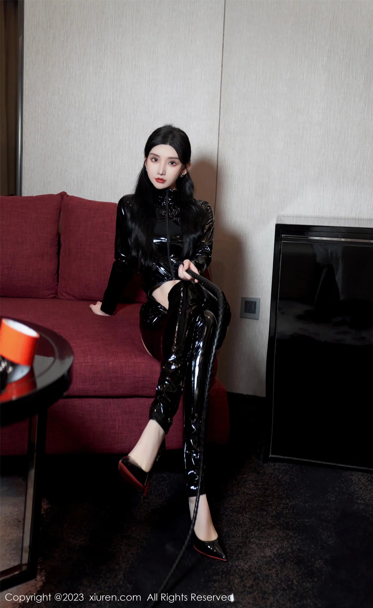 秀人集.com_[XiuRen秀人网]No.7856_女神周于希Sally黑色皮质情趣衣+红色飘带裹身秀惹火身材写真113P