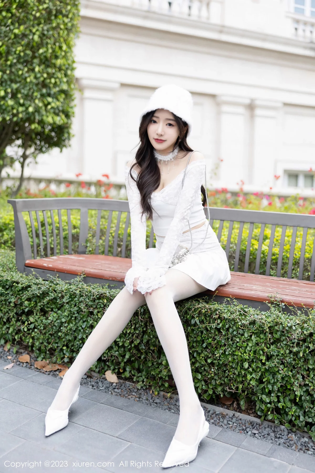 秀人集.com_[XiuRen秀人网]No.7863_女神王馨瑶yanni红色圣诞服饰+白色短裙套装秀完美身材诱惑写真91P