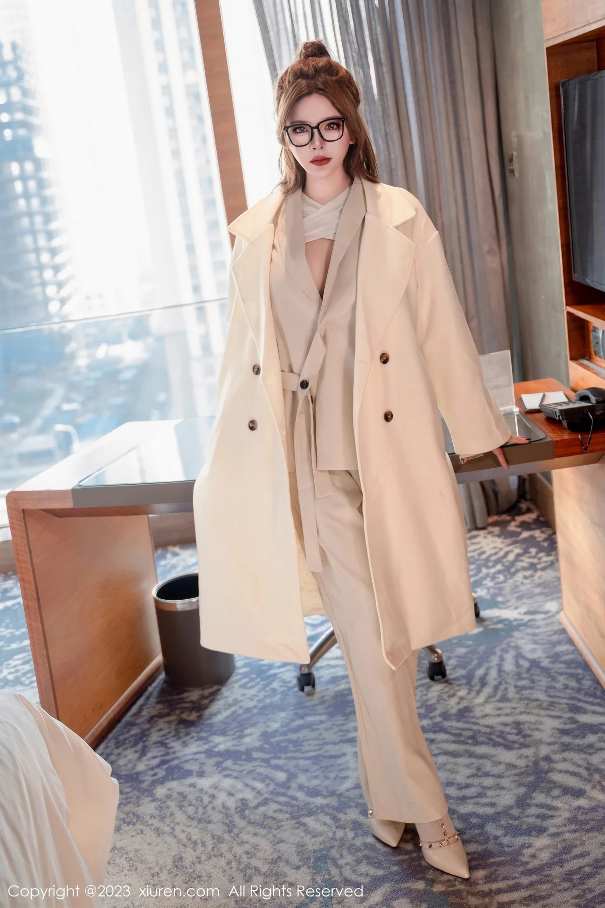 秀人集.com_[XiuRen秀人网]No.7865_模特伊丽莎有点白性感灰色薄纱情趣服露豪乳遮点极致诱惑写真64P