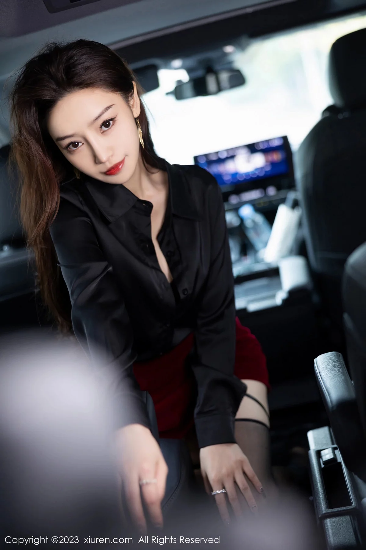 秀人集.com_[XiuRen秀人网]No.7867_模特苏曼兮黑色上衣露性感黑色内衣配黑丝吊袜秀翘臀诱惑写真83P