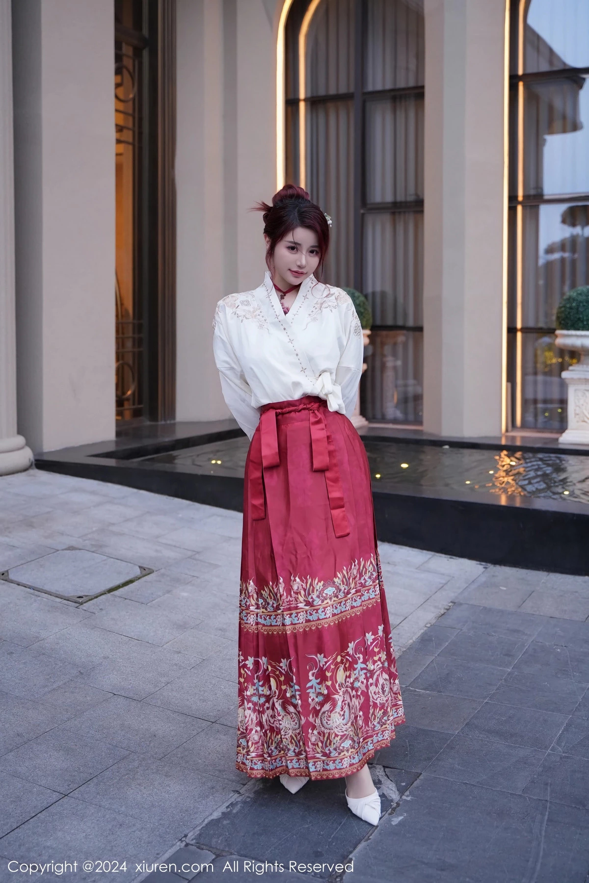 秀人集.com_[XiuRen秀人网]No.7985_模特美七Mia性感红色轻透古装服配黑丝吊袜秀惹火身材诱惑写真70P