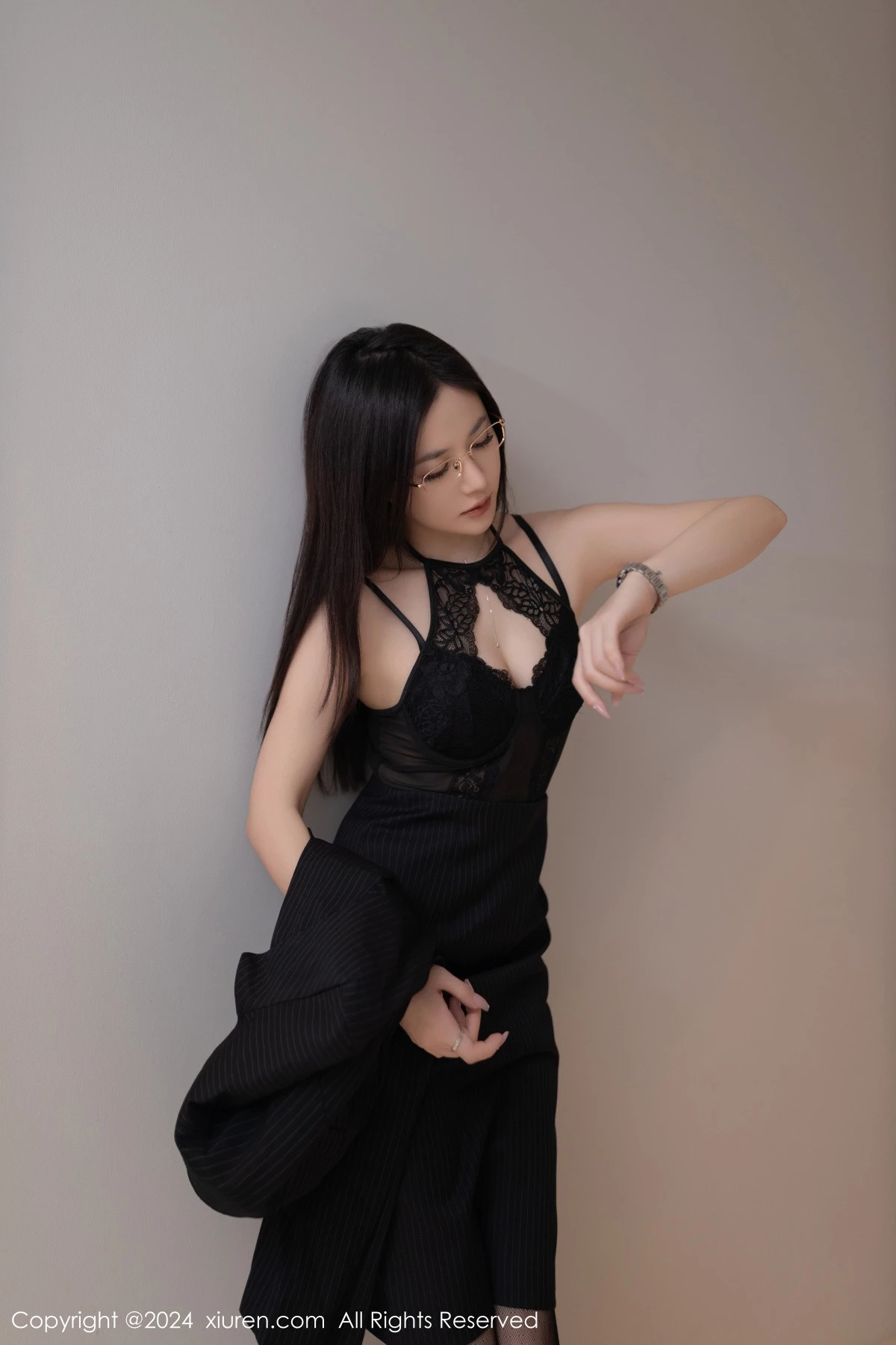 秀人集.com_[XiuRen秀人网]No.7992_模特鱼子酱Fish性感黑色蕾丝情趣内衣配超薄黑丝极致魅惑写真80P