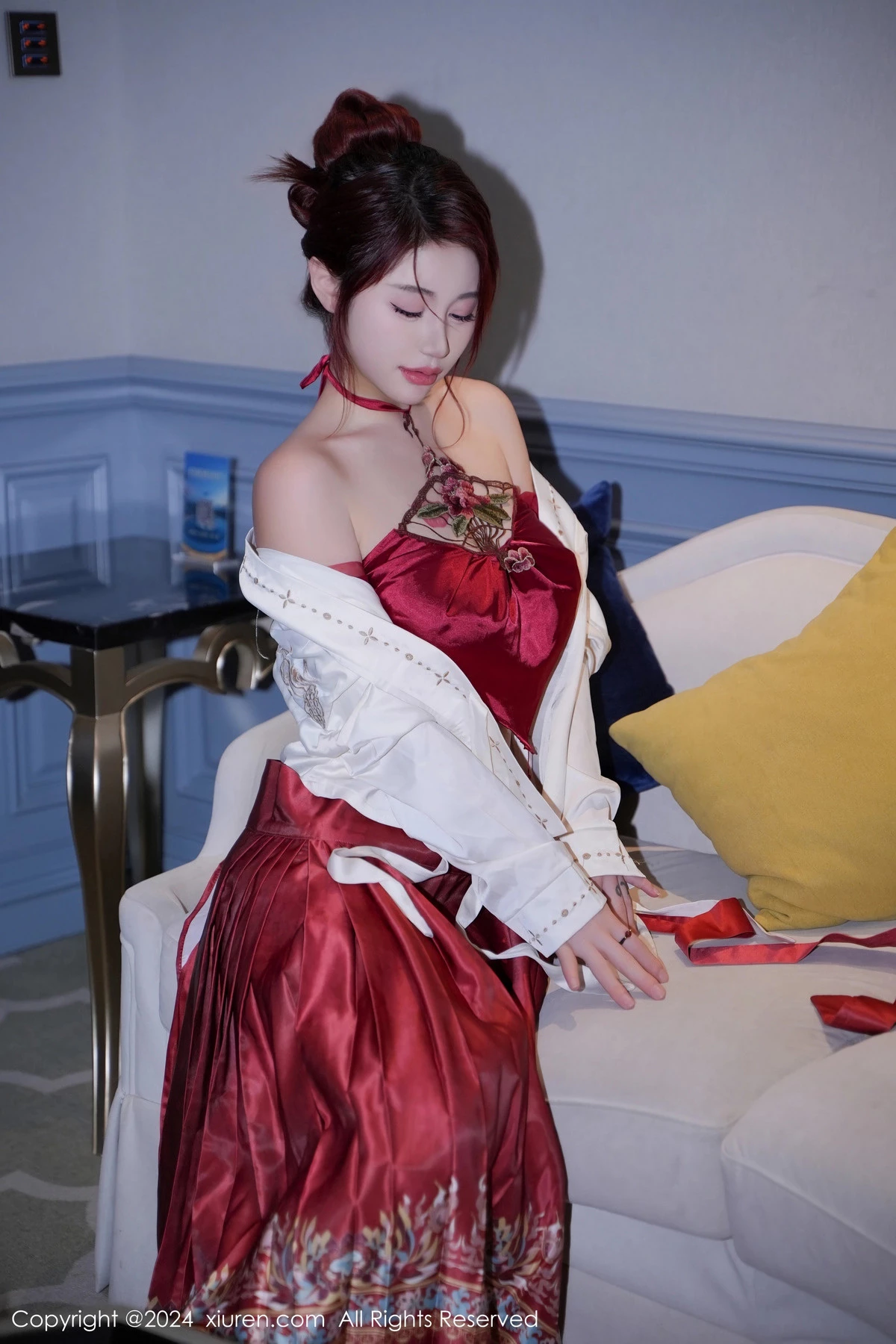 秀人集.com_[XiuRen秀人网]No.7985_模特美七Mia性感红色轻透古装服配黑丝吊袜秀惹火身材诱惑写真70P