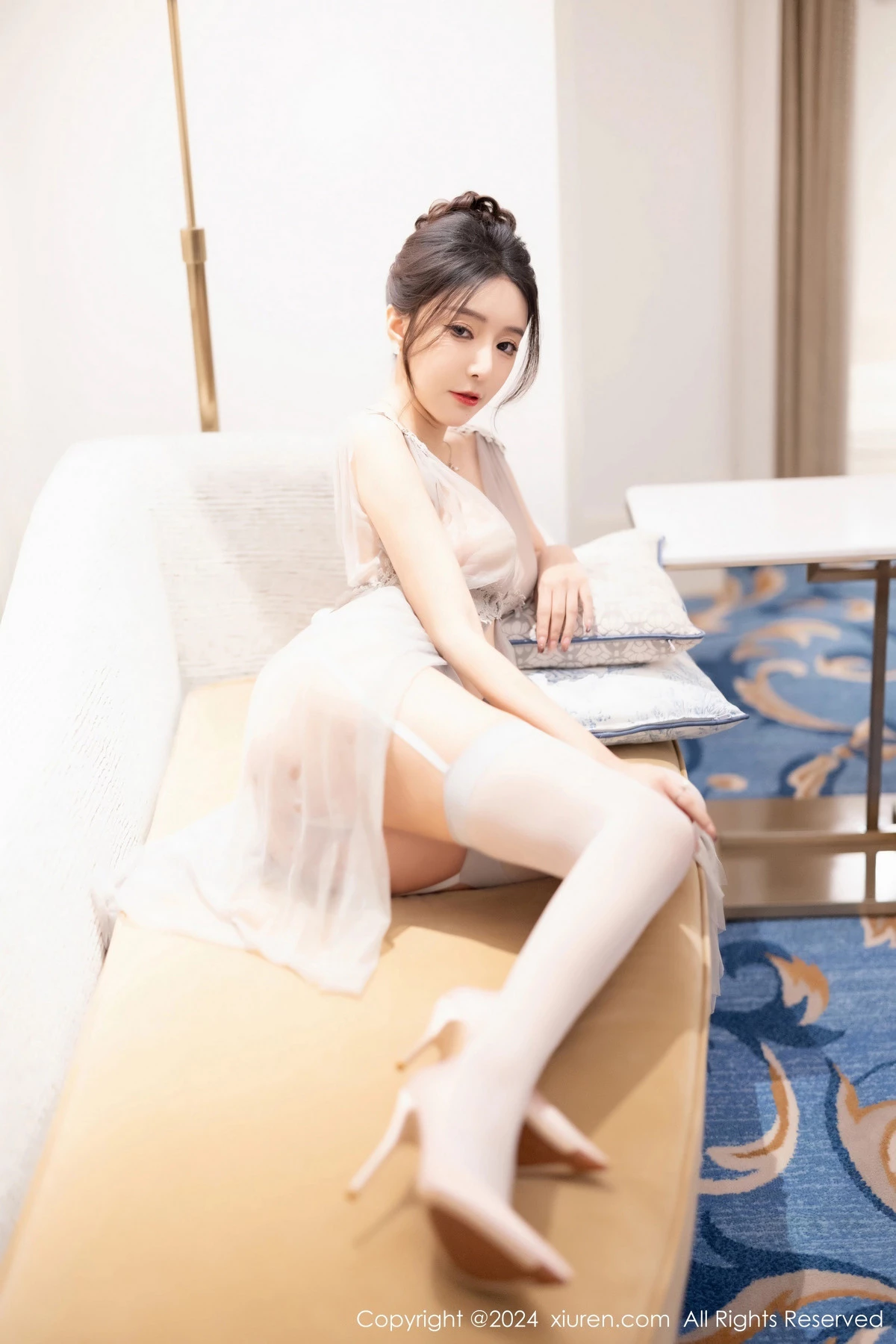 秀人集.com_[XiuRen秀人网]No.7991_女神王馨瑶yanni淡黄露肩礼裙+灰色轻透情趣睡裙完美诱惑写真83P