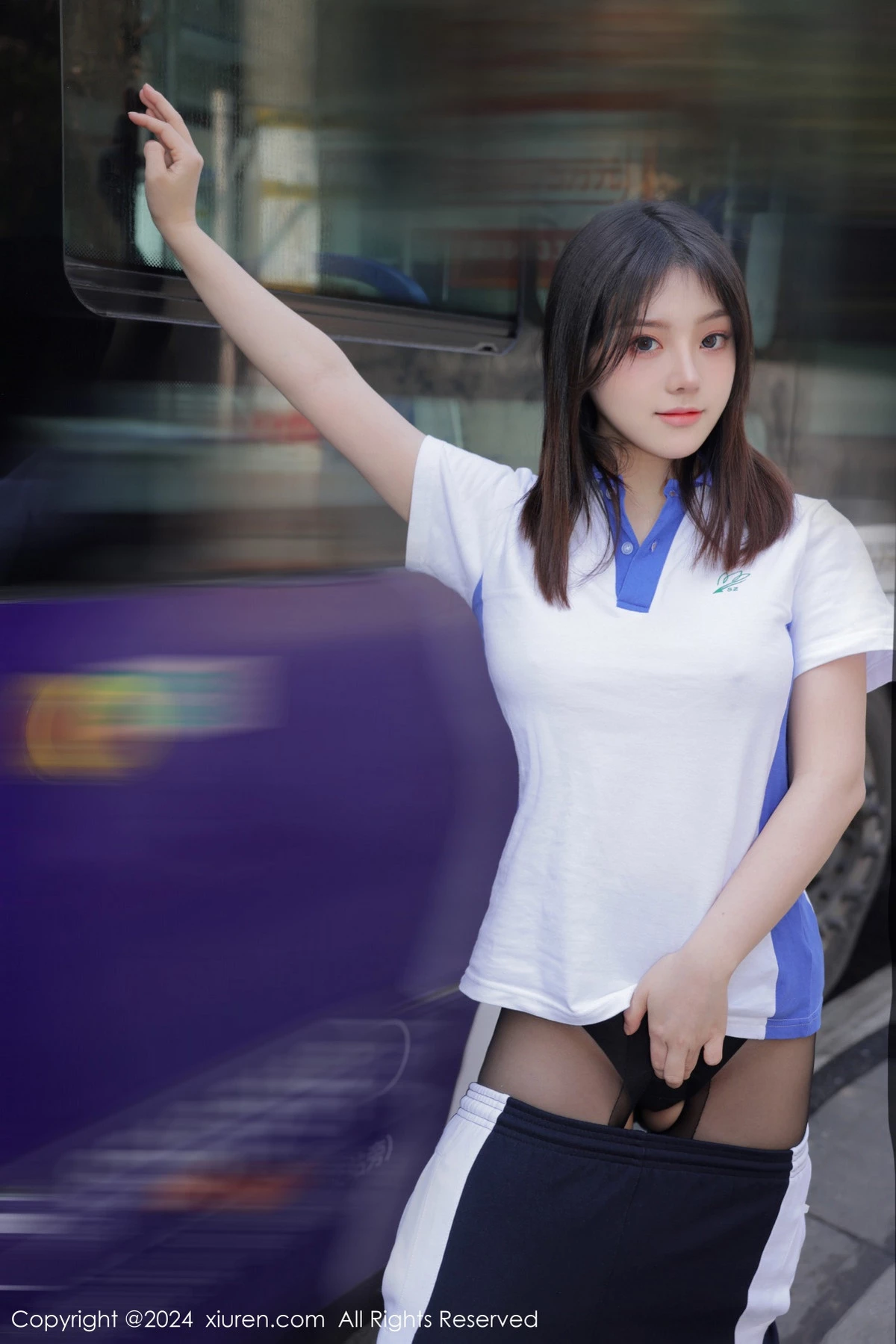 秀人集.com_[XiuRen秀人网]No.7994_模特豆瓣酱公交车场景学妹制服露开档黑丝秀丰腴身材诱惑写真84P