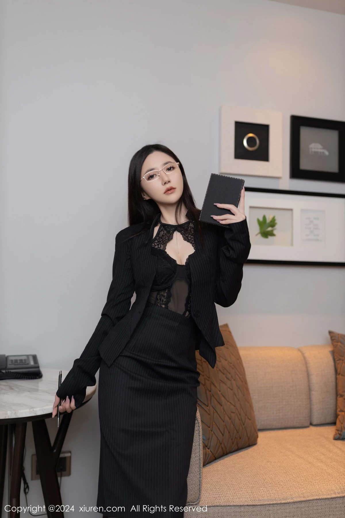 秀人集.com_[XiuRen秀人网]No.7992_模特鱼子酱Fish性感黑色蕾丝情趣内衣配超薄黑丝极致魅惑写真80P