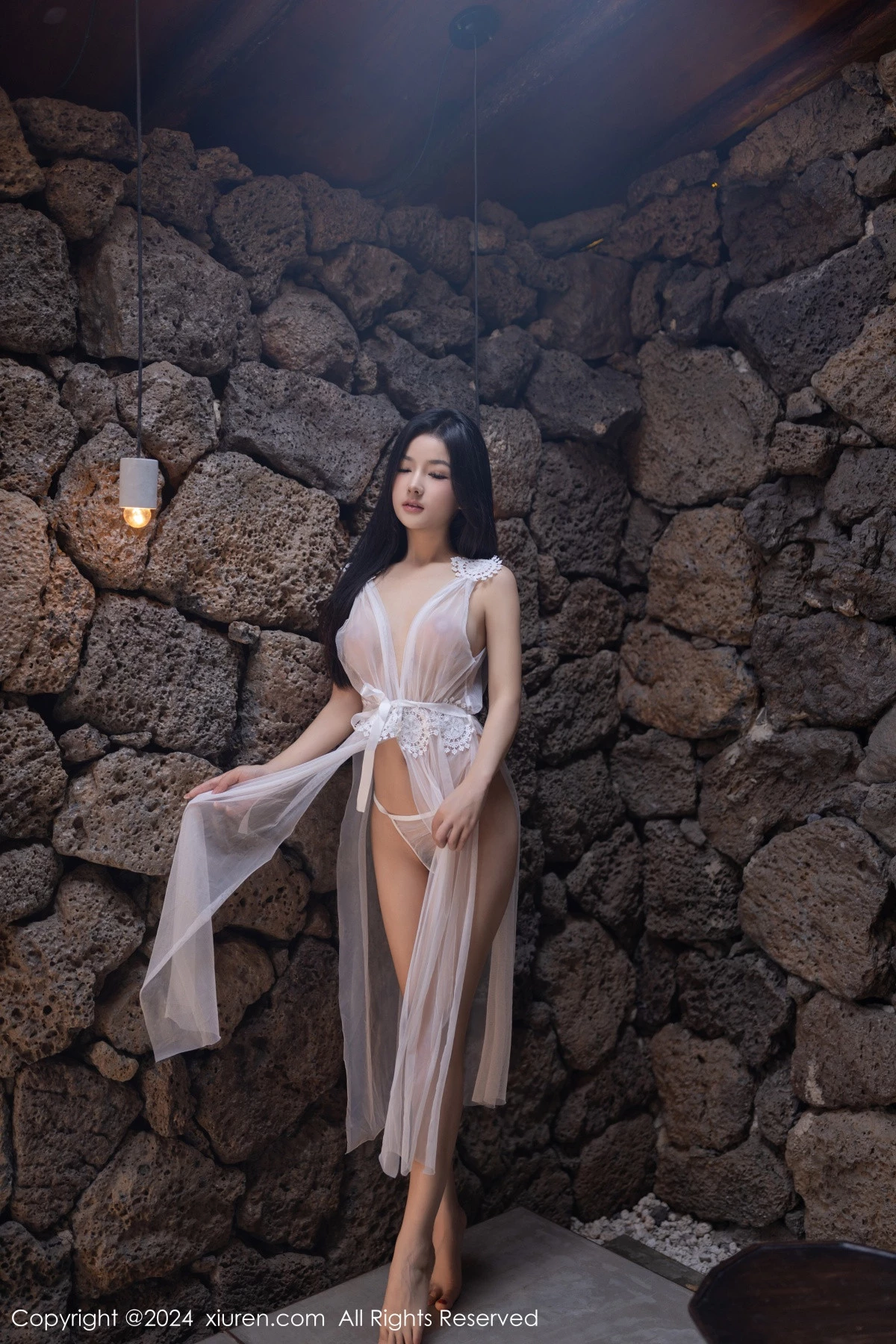 秀人集.com_[XiuRen秀人网]No.8038_模特谭小灵性感白色轻薄连衣短裙配超薄肉丝秀惹火身段诱惑写真80P