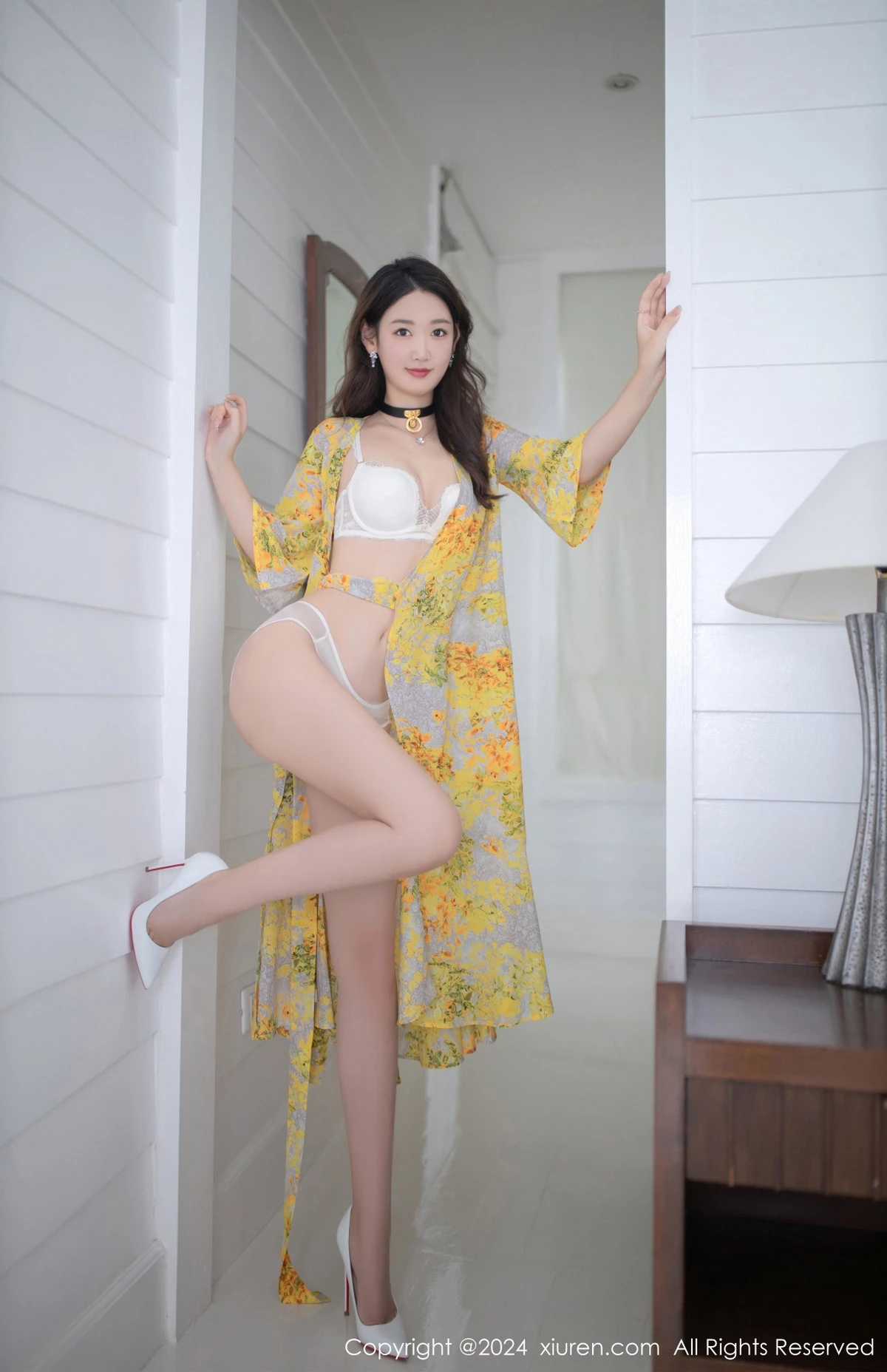 秀人集.com_[XiuRen秀人网]No.8001_模特唐安琪性感黄色长裙露白色蕾丝内衣配原色丝袜迷人诱惑写真80P