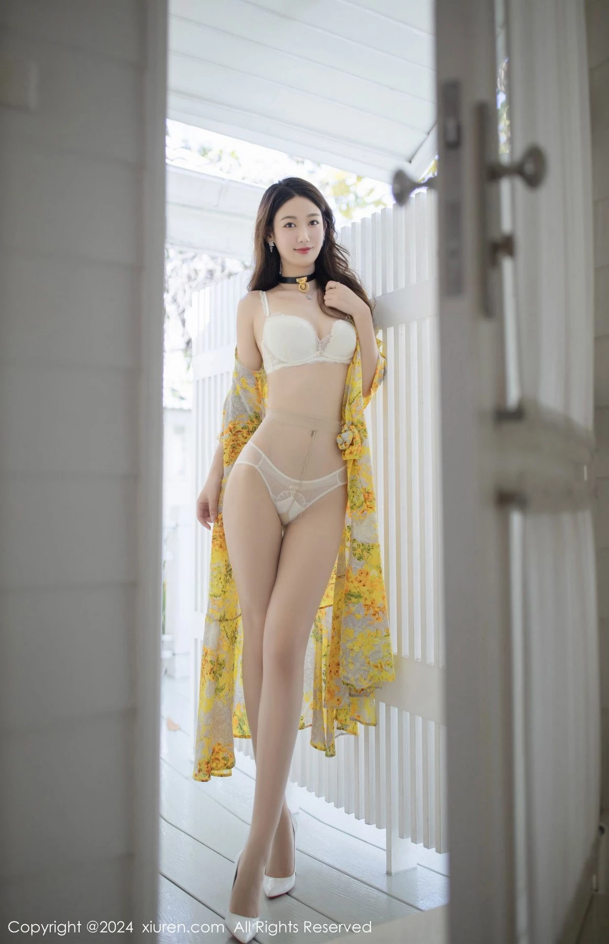 秀人集.com_[XiuRen秀人网]No.8001_模特唐安琪性感黄色长裙露白色蕾丝内衣配原色丝袜迷人诱惑写真80P