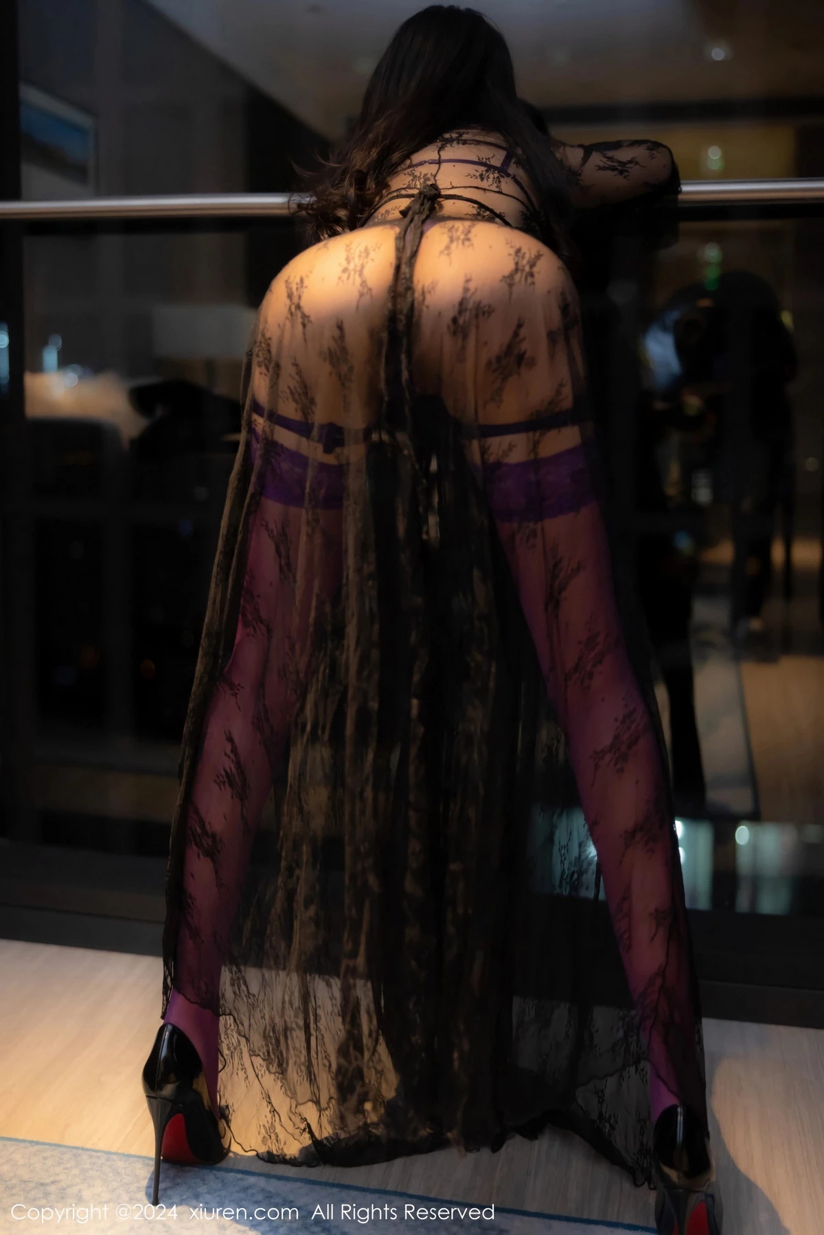 秀人集.com_[XiuRen秀人网]No.8046_新人模特李若汐黑色薄纱长裙露紫色情趣内衣秀惹火身段诱惑写真94P