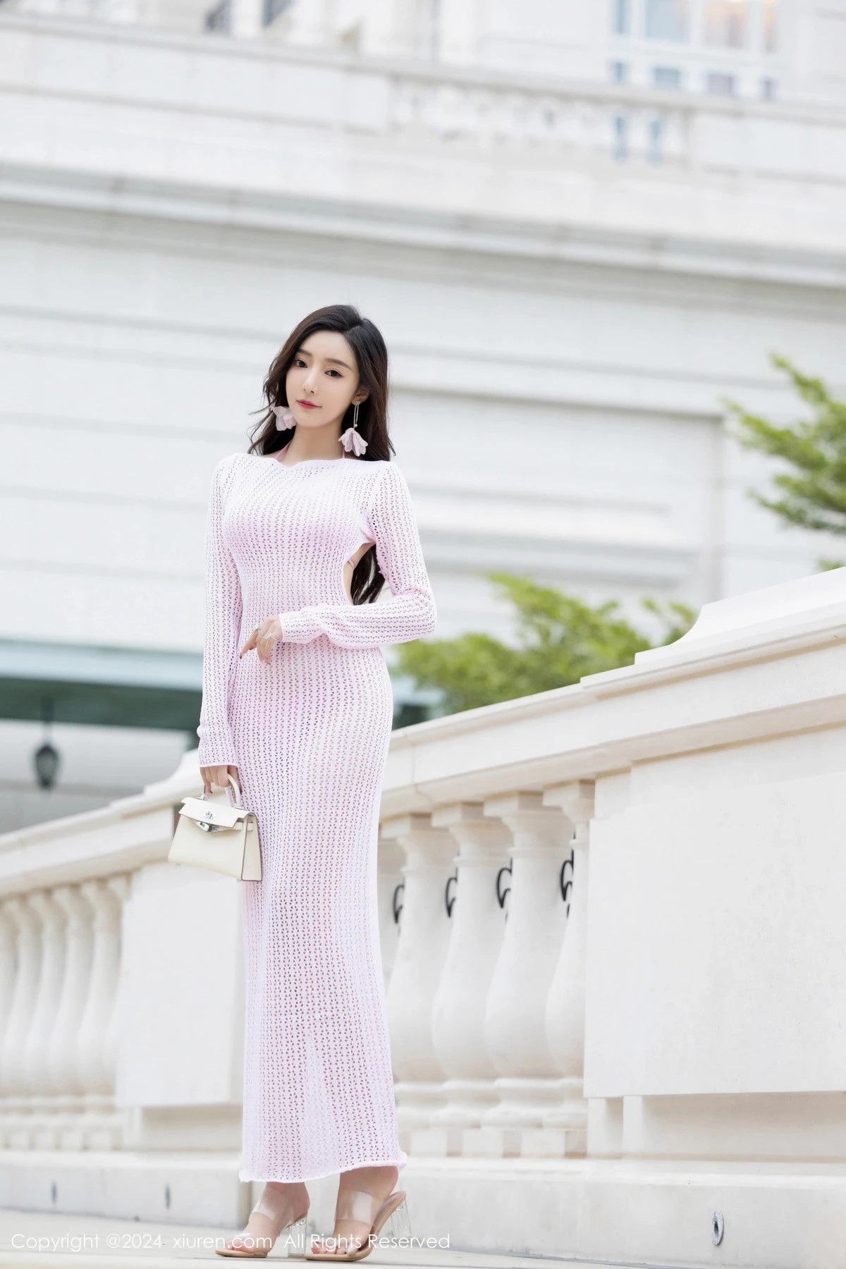 秀人集.com_[XiuRen秀人网]No.8055_女神王馨瑶yanni黑色轻透情趣服+粉色比基尼秀完美身材诱惑写真81P