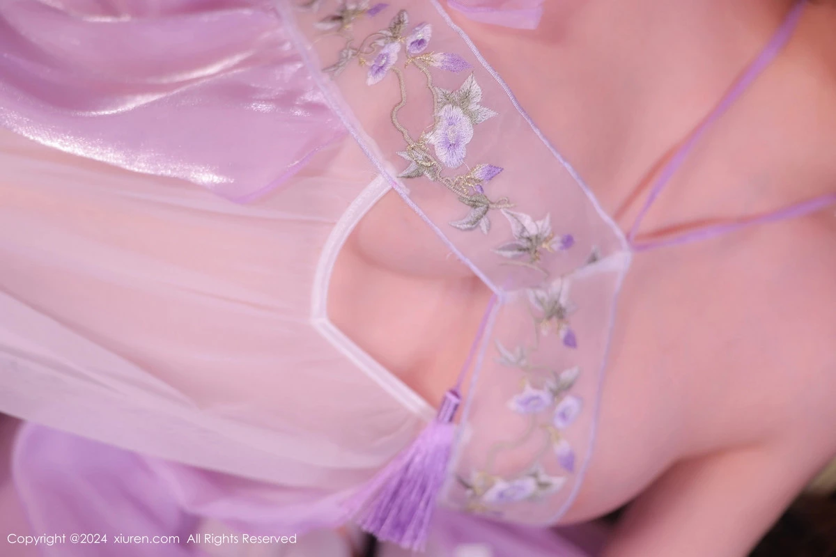 秀人集.com_[XiuRen秀人网]No.8059_模特豆瓣酱性感轻透紫色古装服饰透视秀惹火身材极致诱惑写真80P