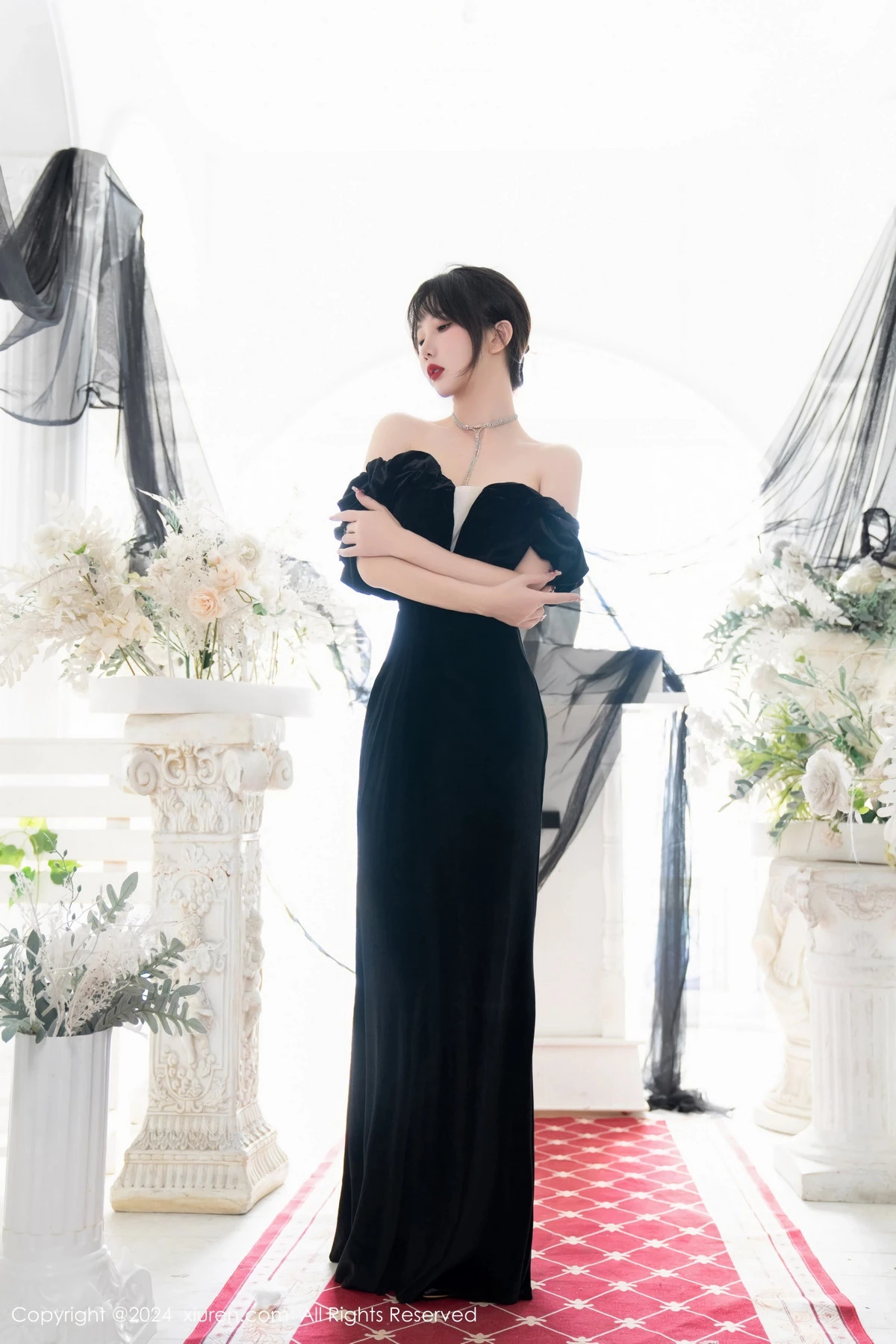 秀人集.com_[XiuRen秀人网]No.8070_模特波巧酱性感黑色长裙露黑色蕾丝内衣配超薄黑丝极致魅惑写真87P