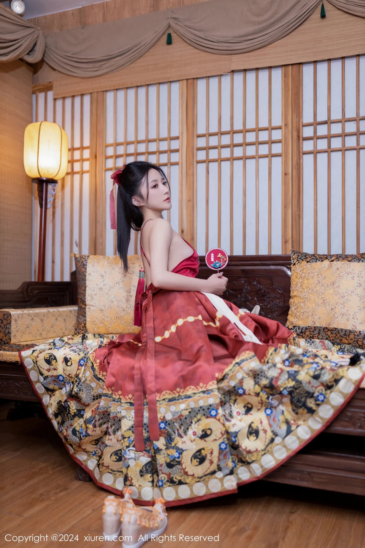 秀人集.com_[XiuRen秀人网]No.8095_模特鱼子酱Fish贺新春主题红色服饰露红布兜秀曼妙身姿诱惑写真80P