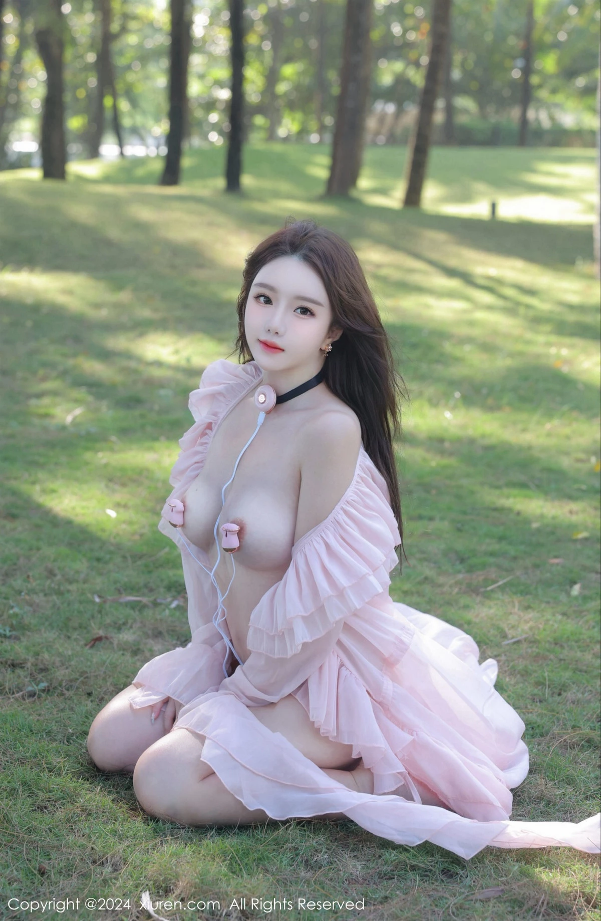 秀人集.com_[XiuRen秀人网]No.8007_模特小薯条nienie户外性感粉色薄纱长裙半脱秀惹火身材诱惑写真59P