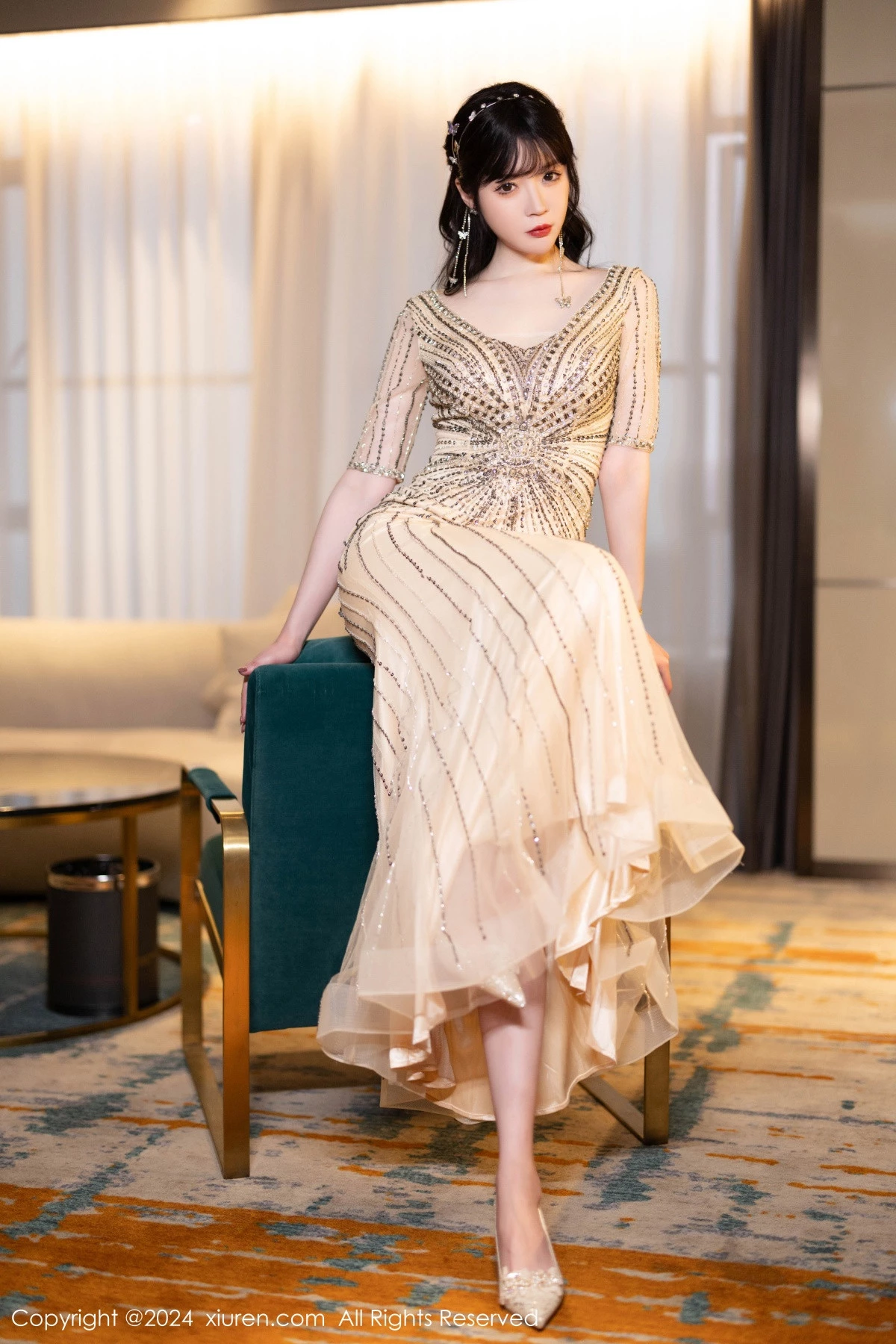 秀人集.com_[XiuRen秀人网]No.8014_模特梦心玥性感金色礼裙露白色内衣配原色丝袜秀高挑身材诱惑写真84P