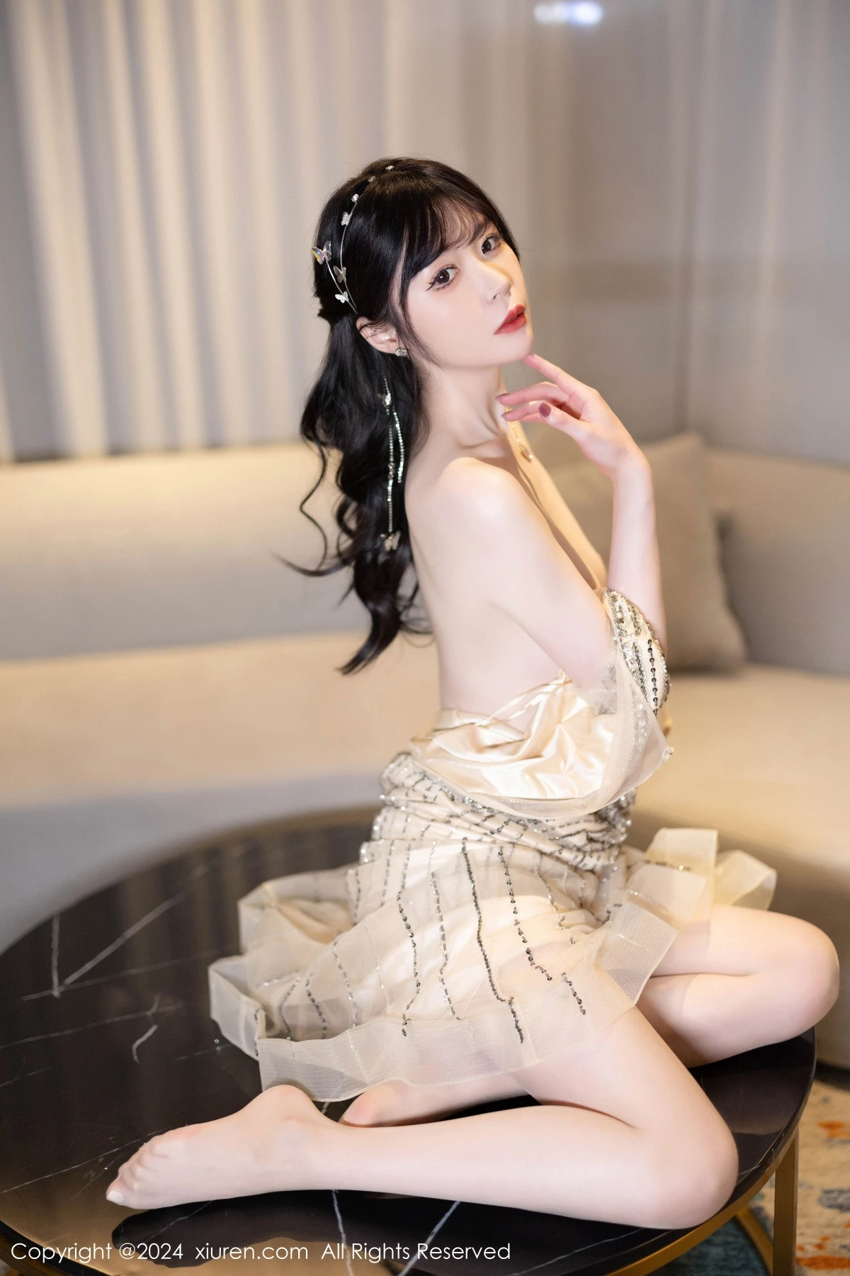 秀人集.com_[XiuRen秀人网]No.8014_模特梦心玥性感金色礼裙露白色内衣配原色丝袜秀高挑身材诱惑写真84P