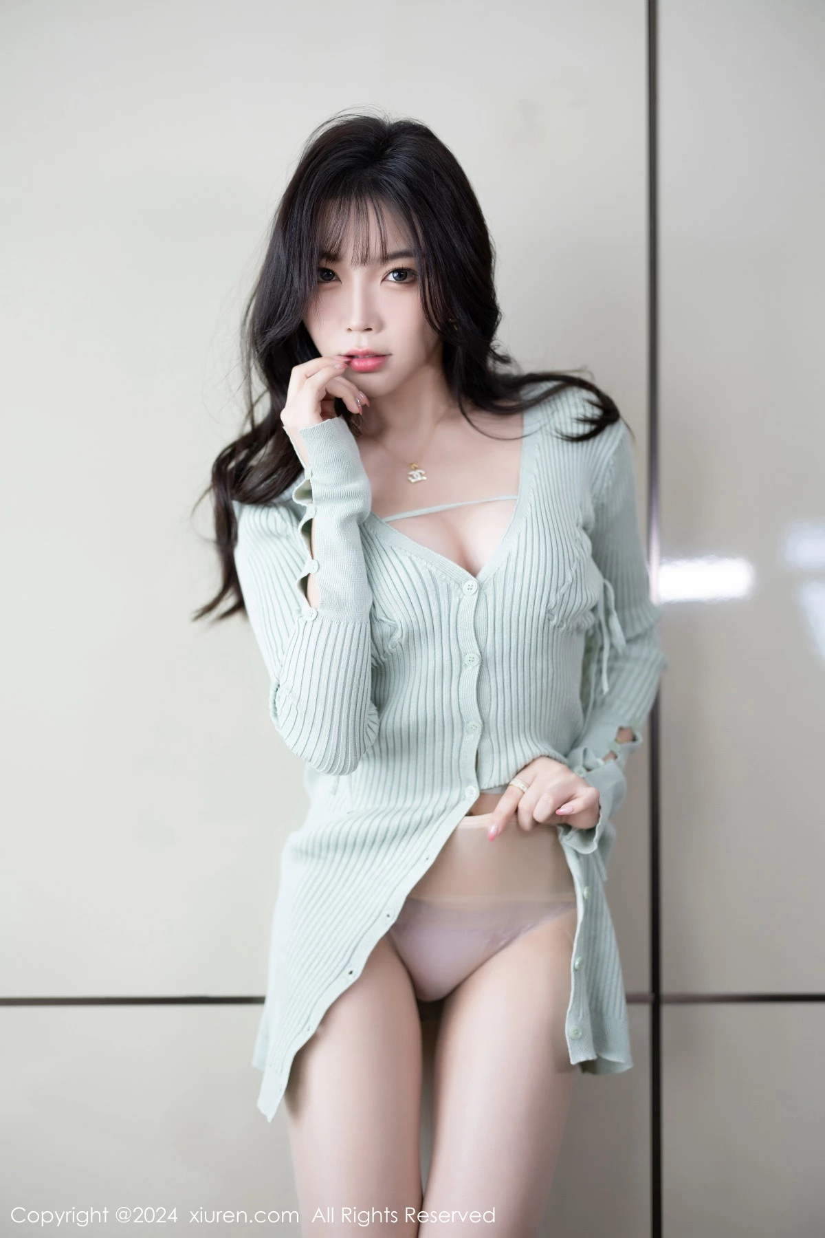 秀人集.com_[XiuRen秀人网]No.8028_女神徐莉芝Booty性感淡蓝服饰露紫色内衣配肉丝袜迷人诱惑写真85P