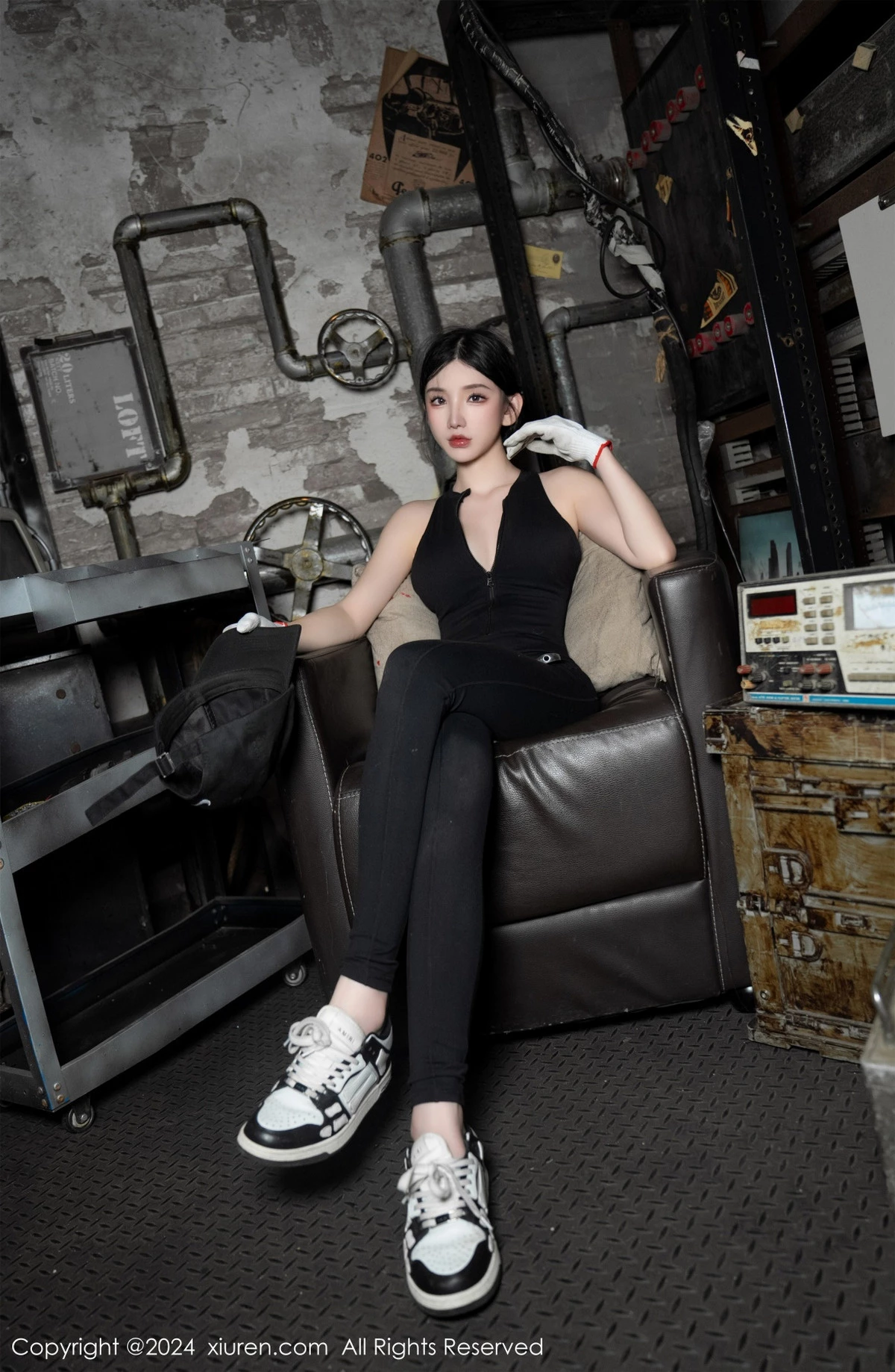 秀人集.com_[XiuRen秀人网]No.8027_女神周于希Sally剧情主题脱性感黑色连体服饰秀惹火身材诱惑写真99P