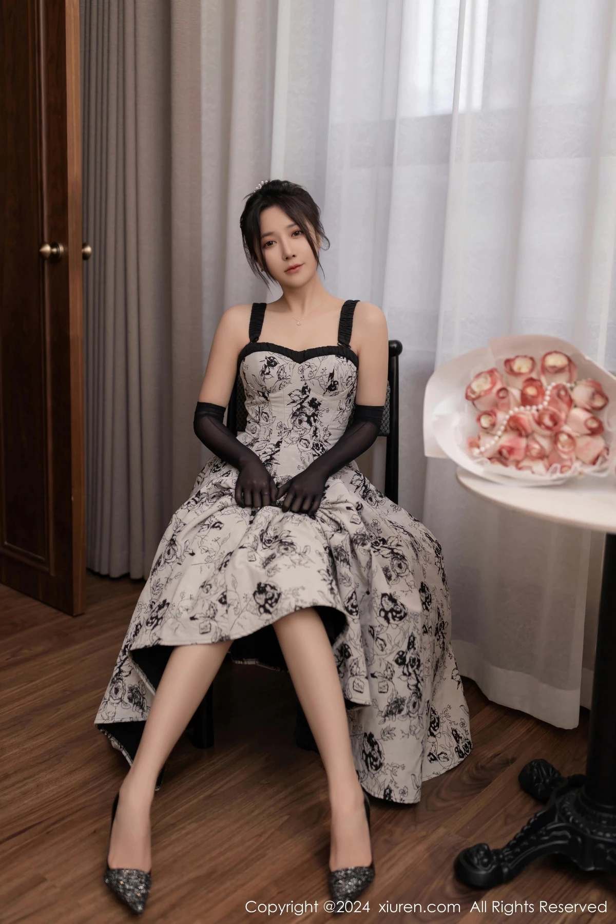 秀人集.com_[XiuRen秀人网]No.8109_模特鱼子酱Fish生日主题性感灰色连衣长裙秀曼妙身姿诱惑写真80P