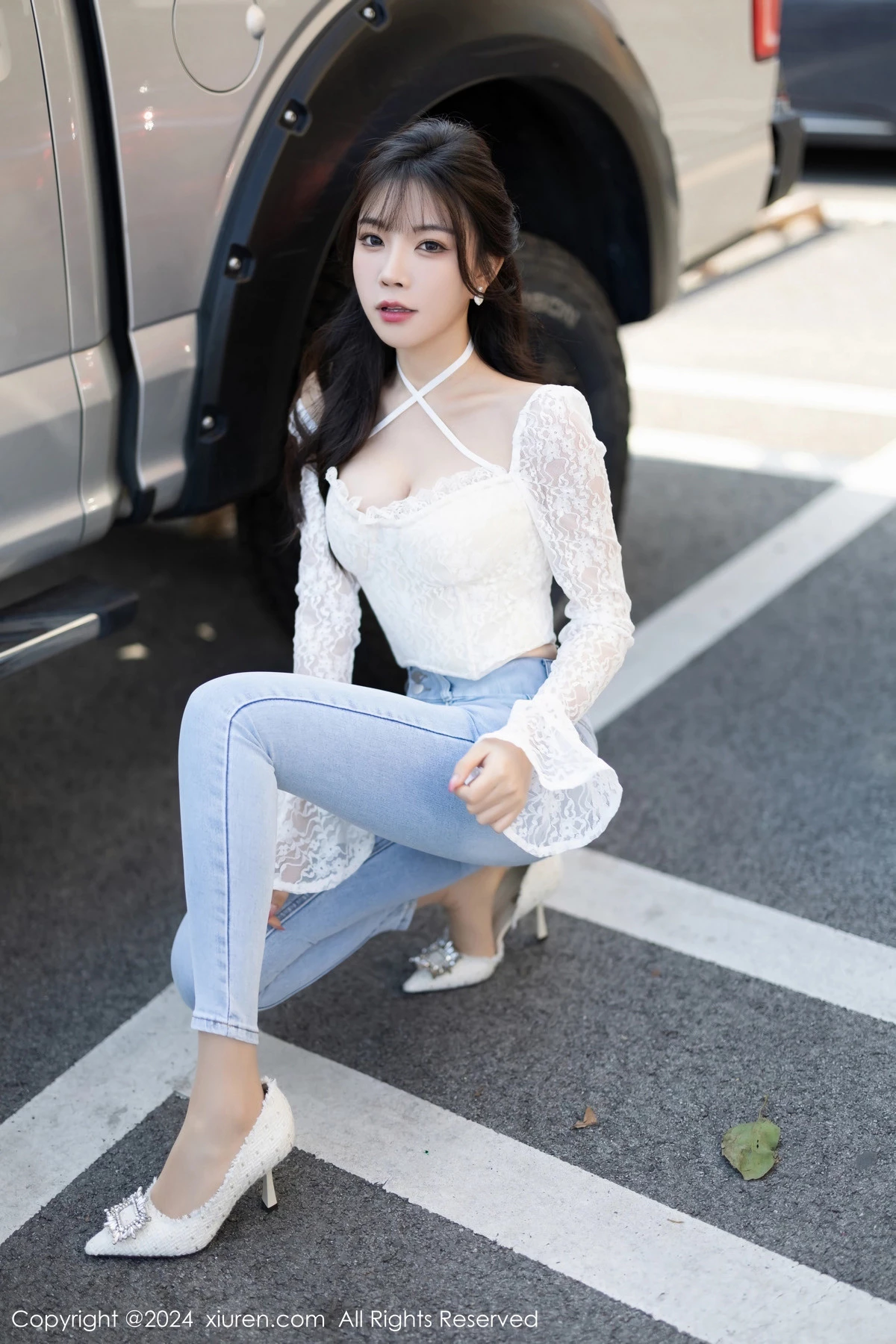 秀人集.com_[XiuRen秀人网]No.8147_女神徐莉芝Booty白色上衣配牛仔裤+黑色薄纱服秀曼妙身姿写真87P