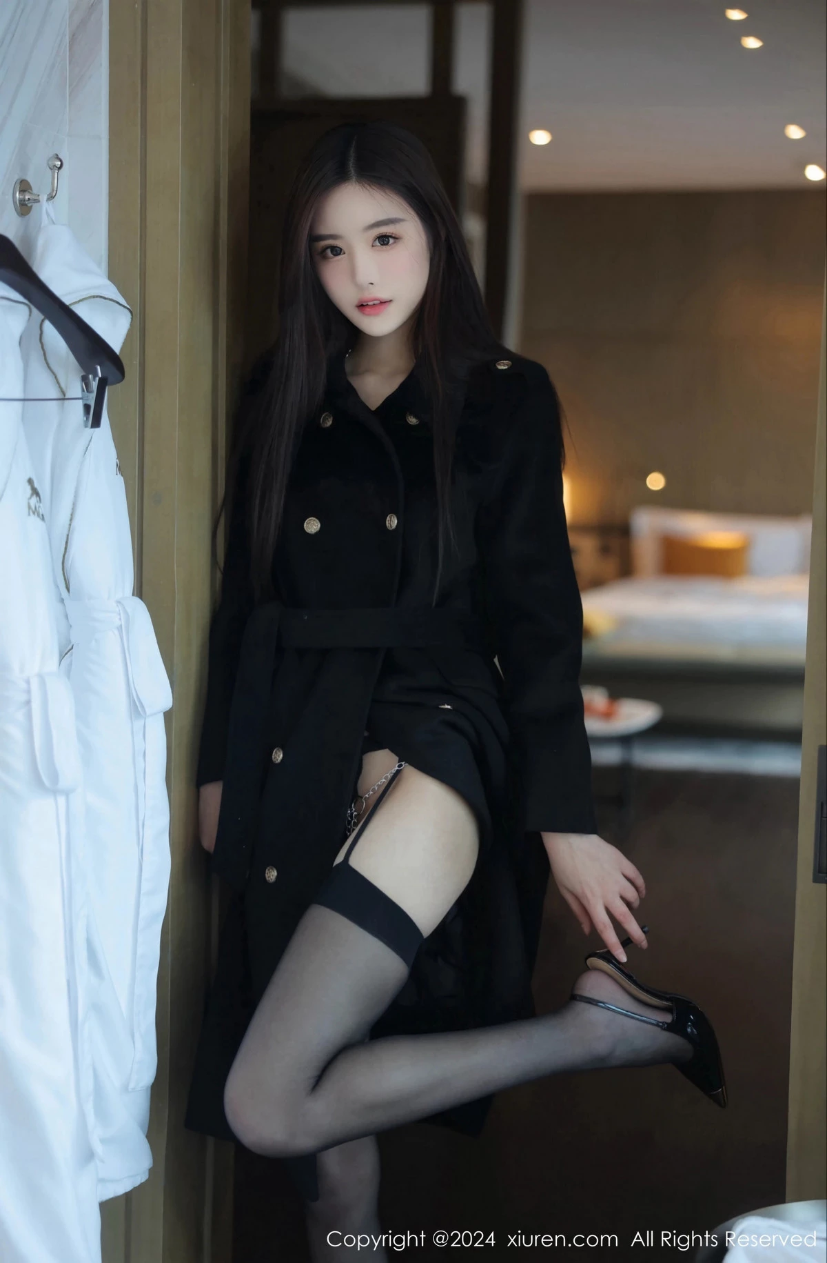 秀人集.com_[XiuRen秀人网]No.8152_模特晚苏susu脱黑色外衣露性感链式情趣内衣秀惹火身材诱惑写真76P