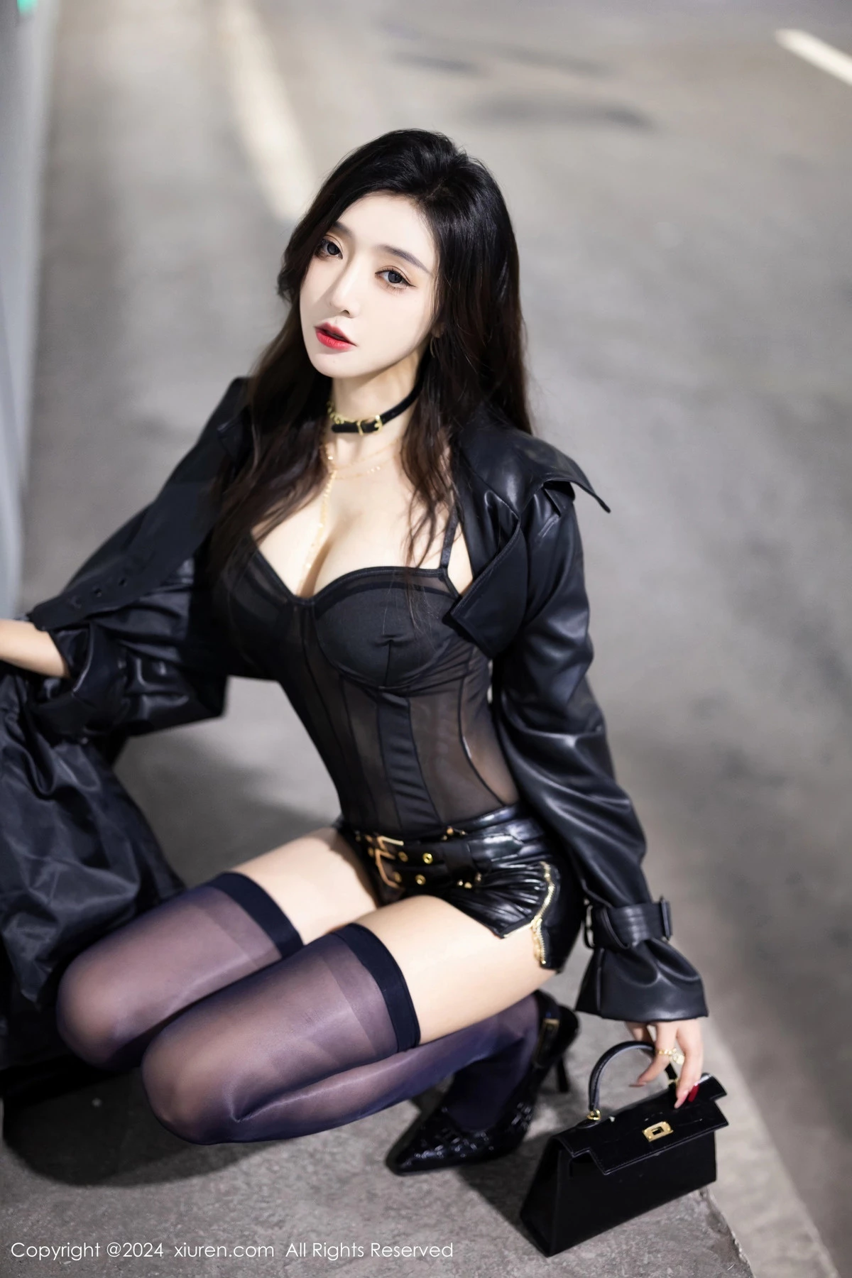 秀人集.com_[XiuRen秀人网]No.8158_女神王馨瑶yanni黑色轻透情趣服饰配黑丝袜秀完美身材诱惑写真84P