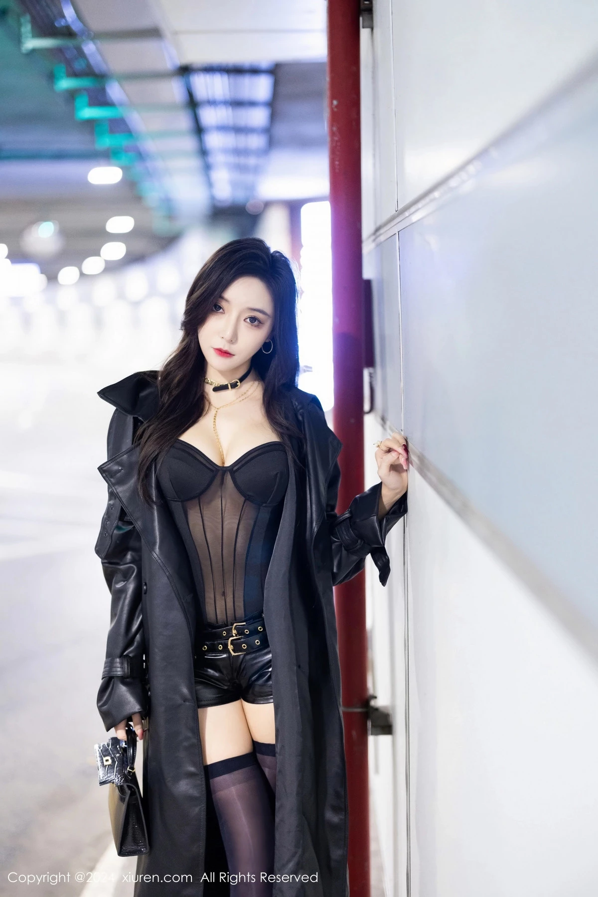 秀人集.com_[XiuRen秀人网]No.8158_女神王馨瑶yanni黑色轻透情趣服饰配黑丝袜秀完美身材诱惑写真84P