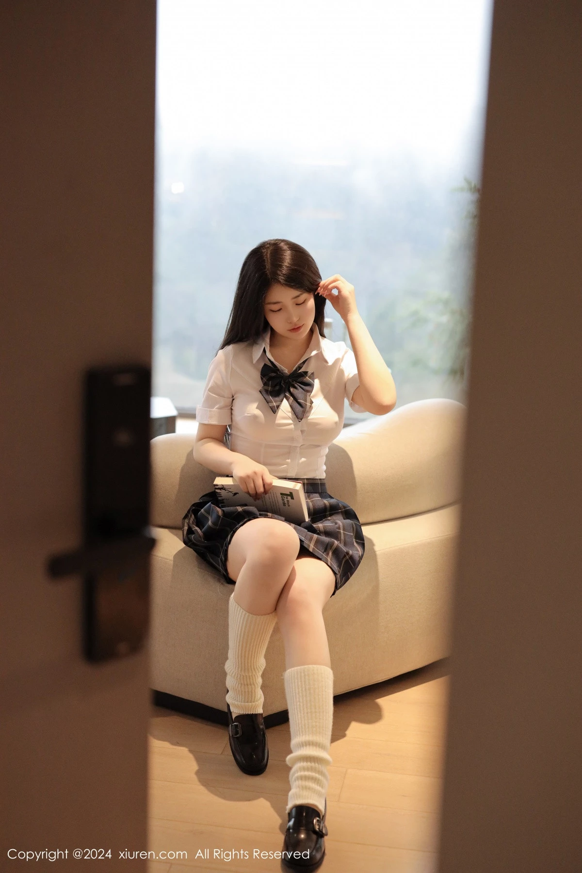 秀人集.com_[XiuRen秀人网]No.8173_模特陈小花性感白衬衫配黑色格子短裙秀曼妙身姿迷人诱惑写真83P