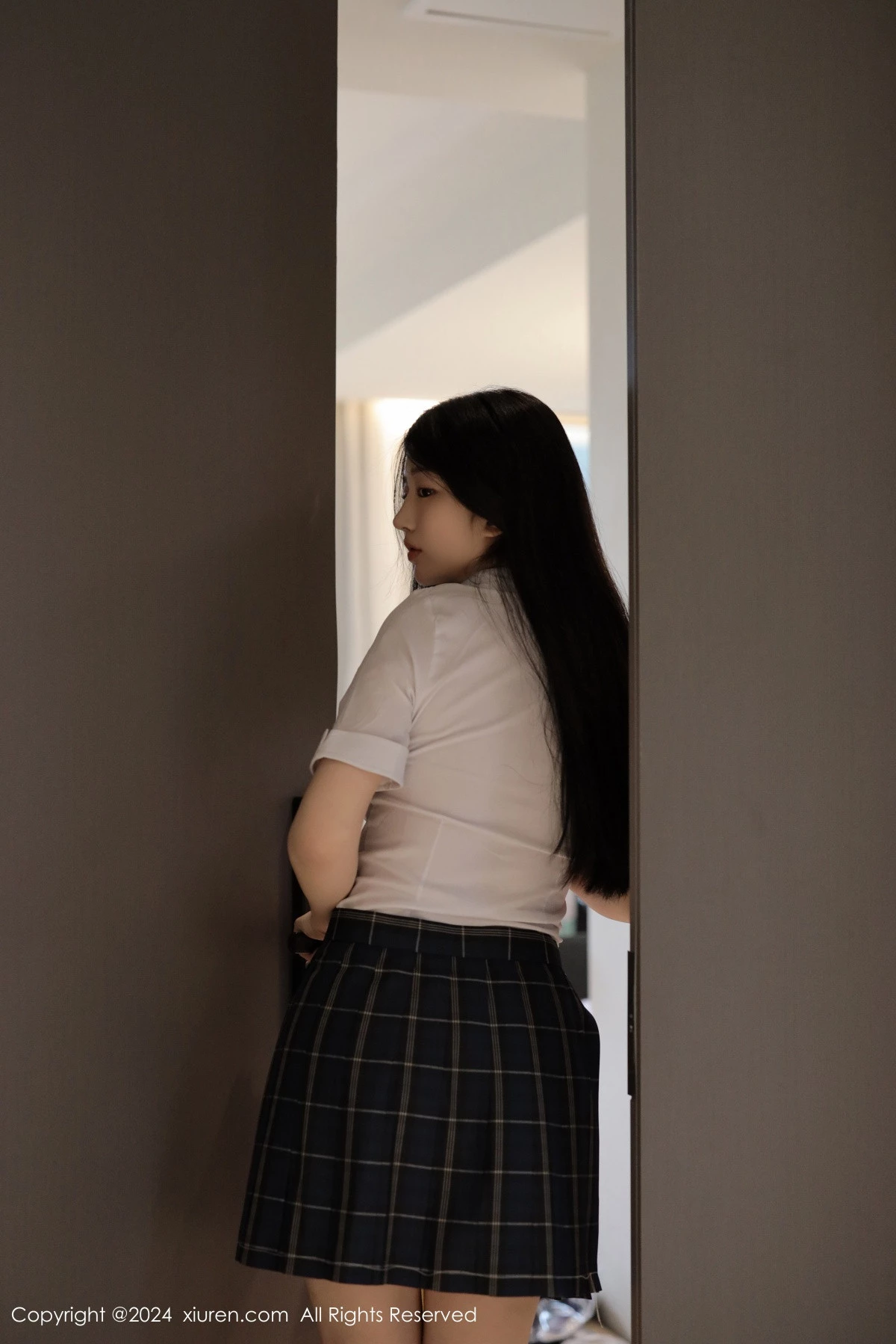 秀人集.com_[XiuRen秀人网]No.8173_模特陈小花性感白衬衫配黑色格子短裙秀曼妙身姿迷人诱惑写真83P