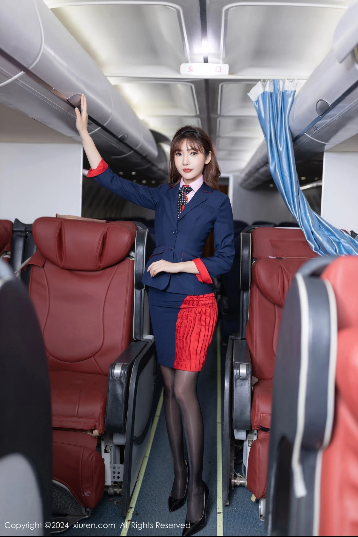 秀人集.com_[XiuRen秀人网]No.8196_模特陆萱萱性感粉色空姐制服露粉色内衣秀柔美身段迷人诱惑写真80P