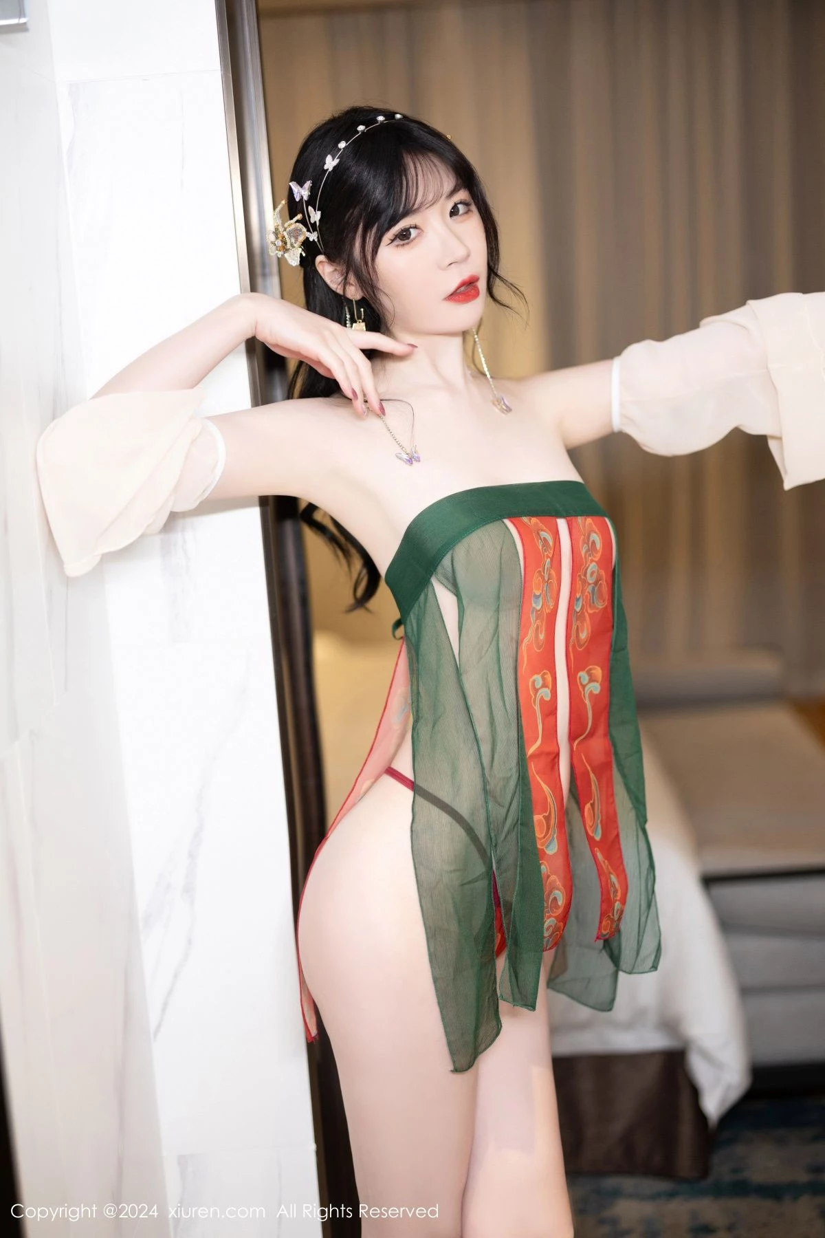 秀人集.com_[XiuRen秀人网]No.8208_模特梦心玥淡蓝露肩连衣短裙+古典薄纱服饰秀曼妙身姿诱惑写真81P