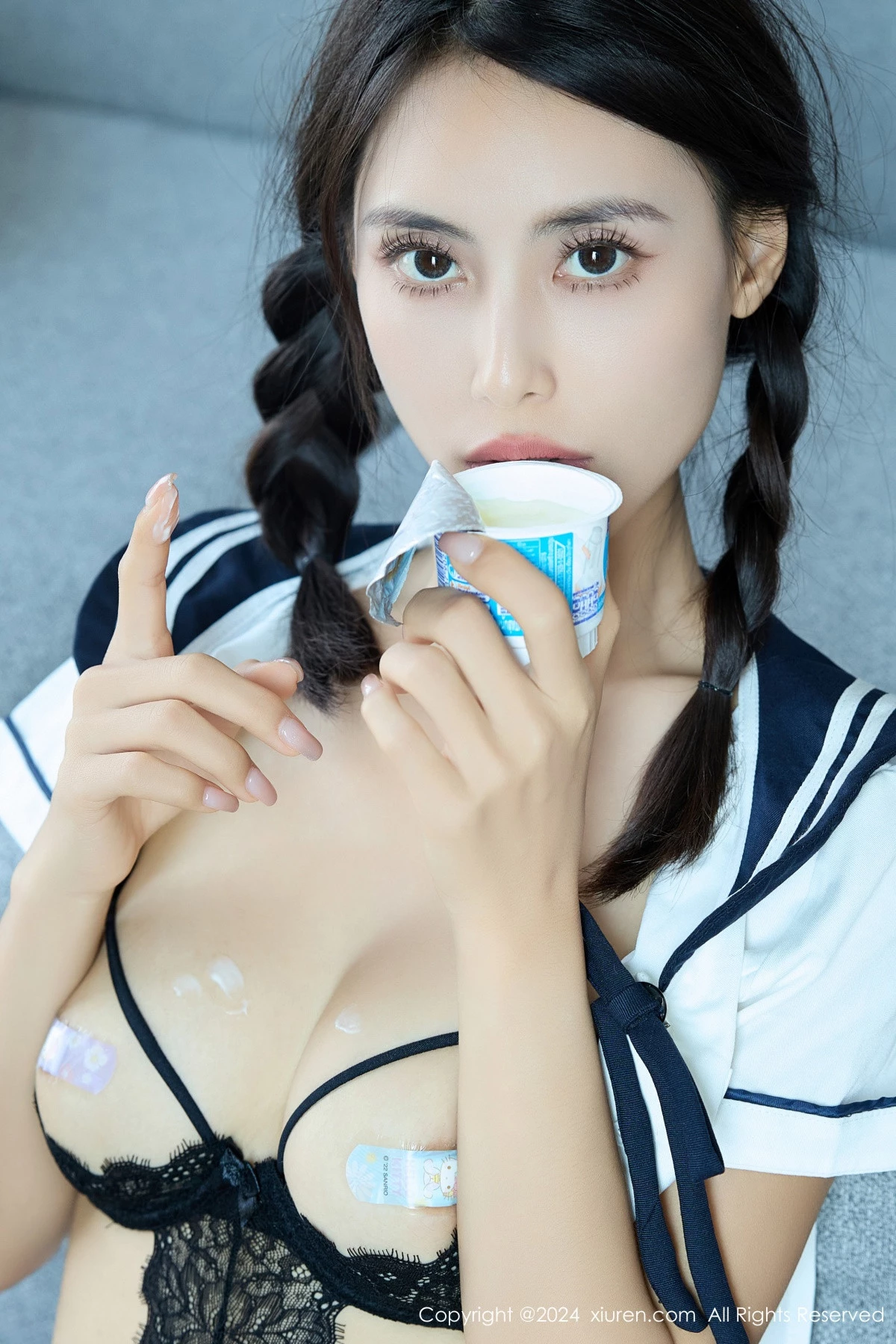 秀人集.com_[XiuRen秀人网]No.8216_模特Lingyu69性感学生装露黑色蕾丝情趣内衣秀惹火身材诱惑写真72P