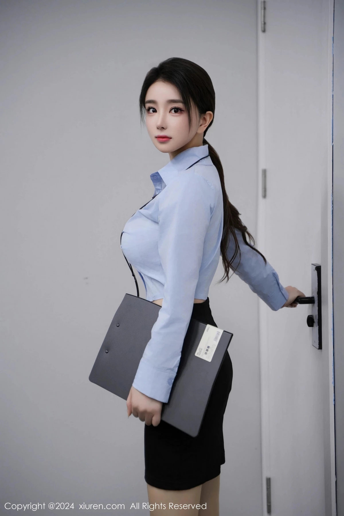 秀人集.com_[XiuRen秀人网]No.8220_模特合集雨儿酱eve写字楼场景性感Ol装扮配原色丝袜迷人诱惑写真75P